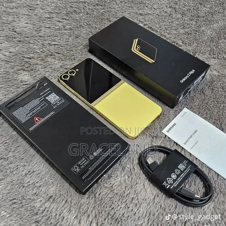 New Samsung Galaxy Z Flip6 256 GB Black