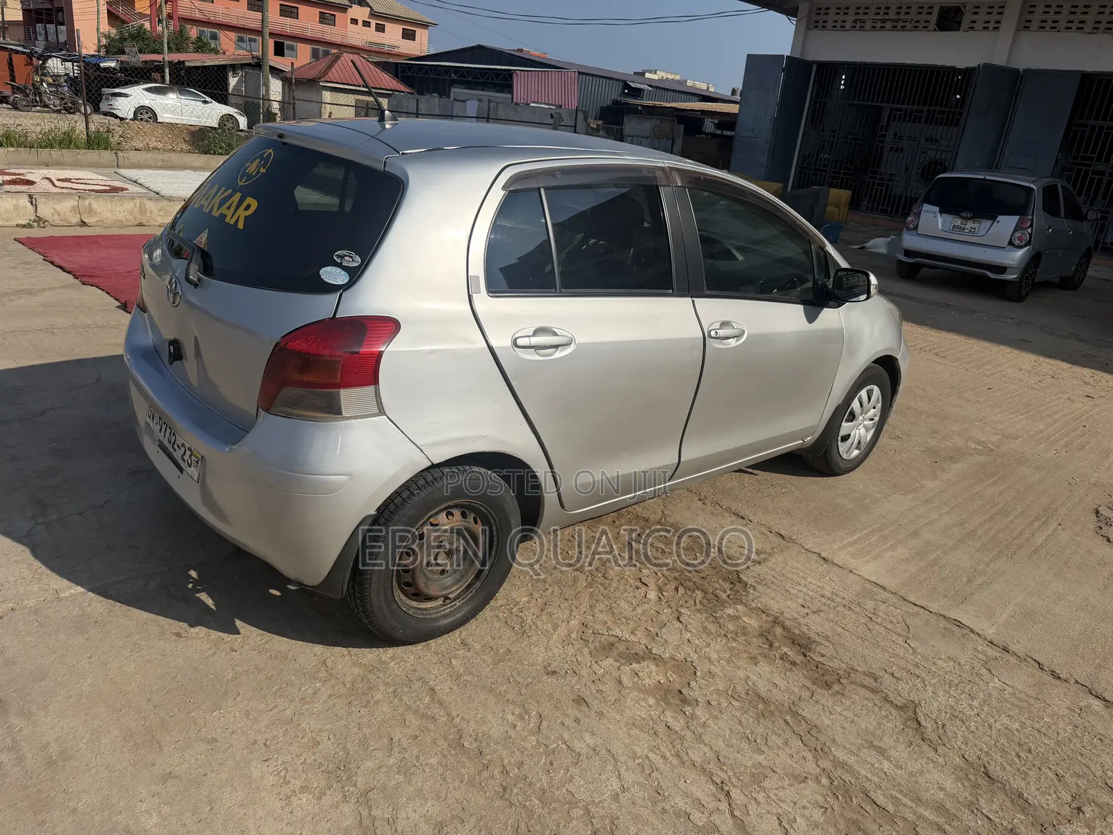 Toyota Vitz 2010 Silver