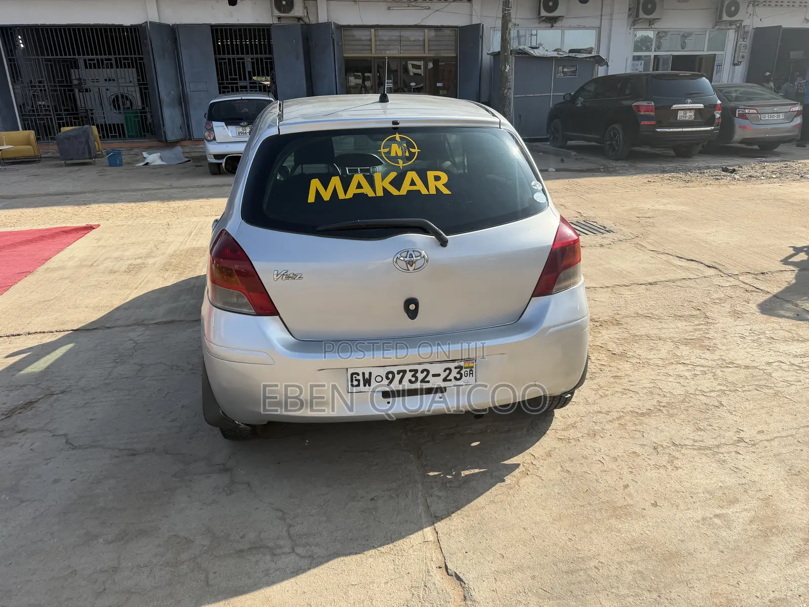 Toyota Vitz 2010 Silver
