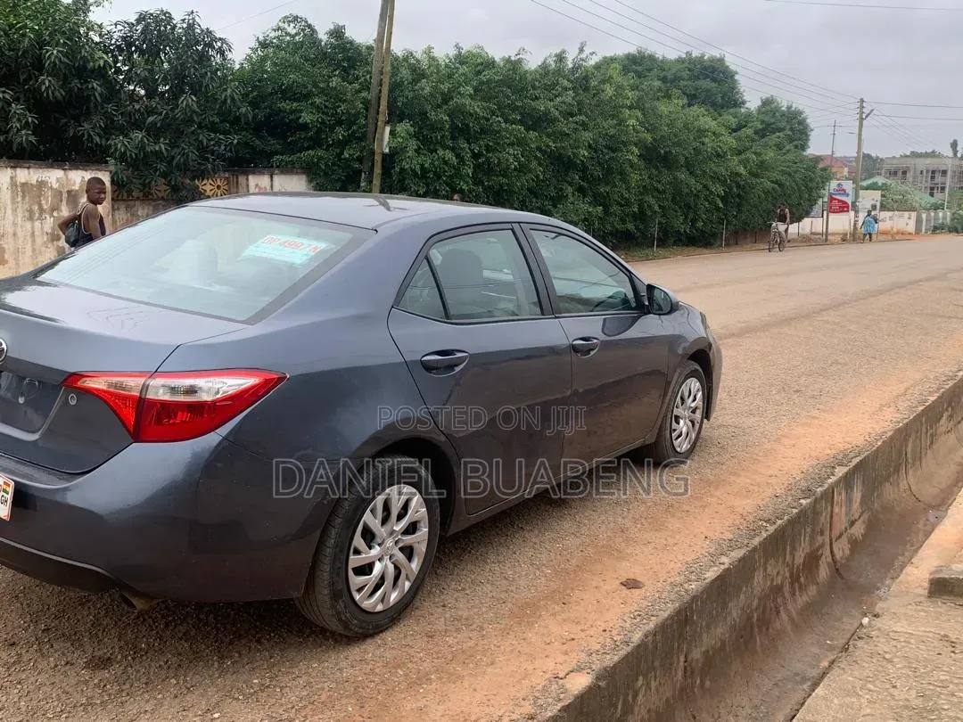 Toyota Corolla LE Eco (1.8L 4cyl 2A) 2018