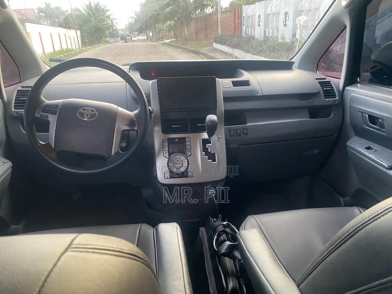 Toyota Voxy 2010 Black