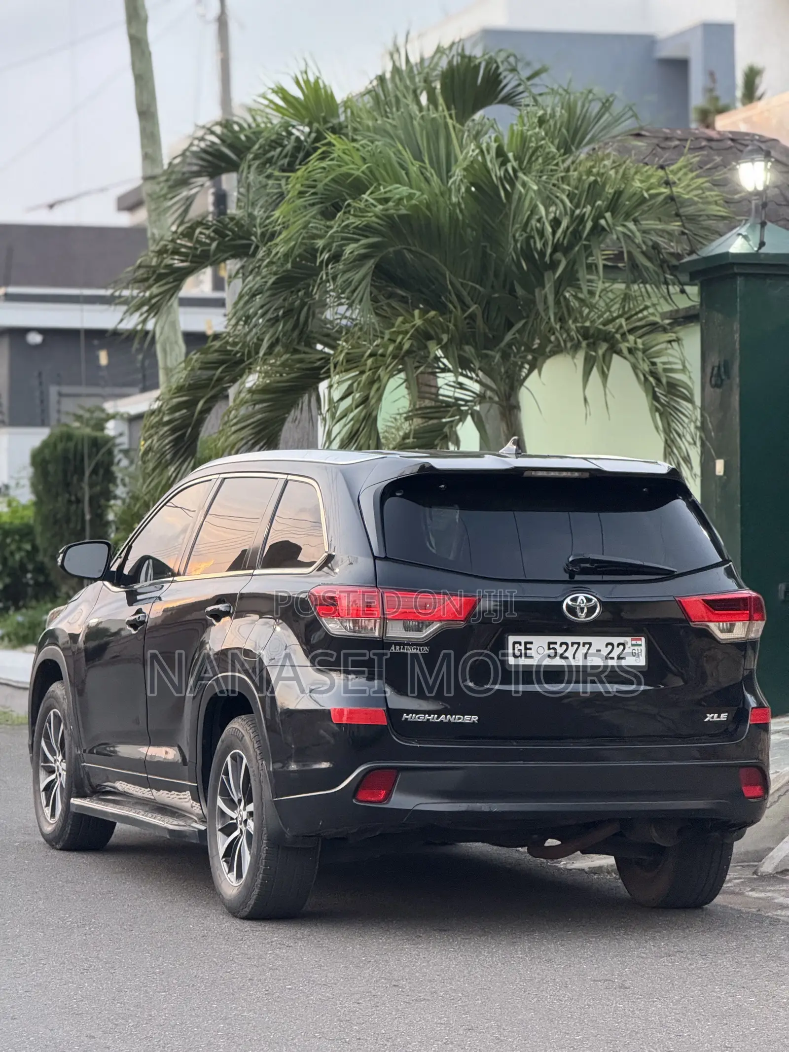 Toyota Highlander XLE 4x4 V6 (3.5L 6cyl 8A) 2018 Black