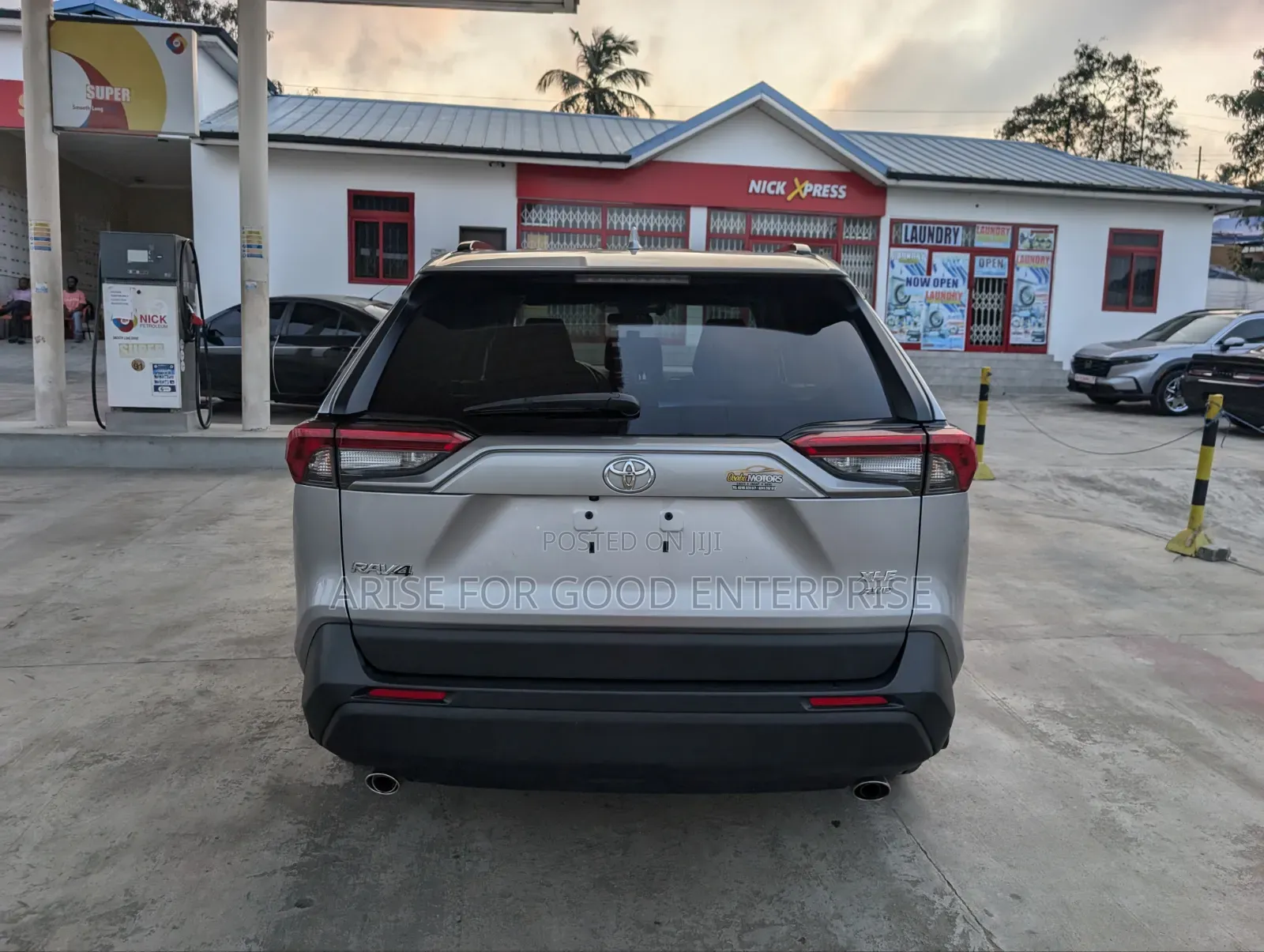 Toyota RAV4 XLE Premium AWD 2020 Silver