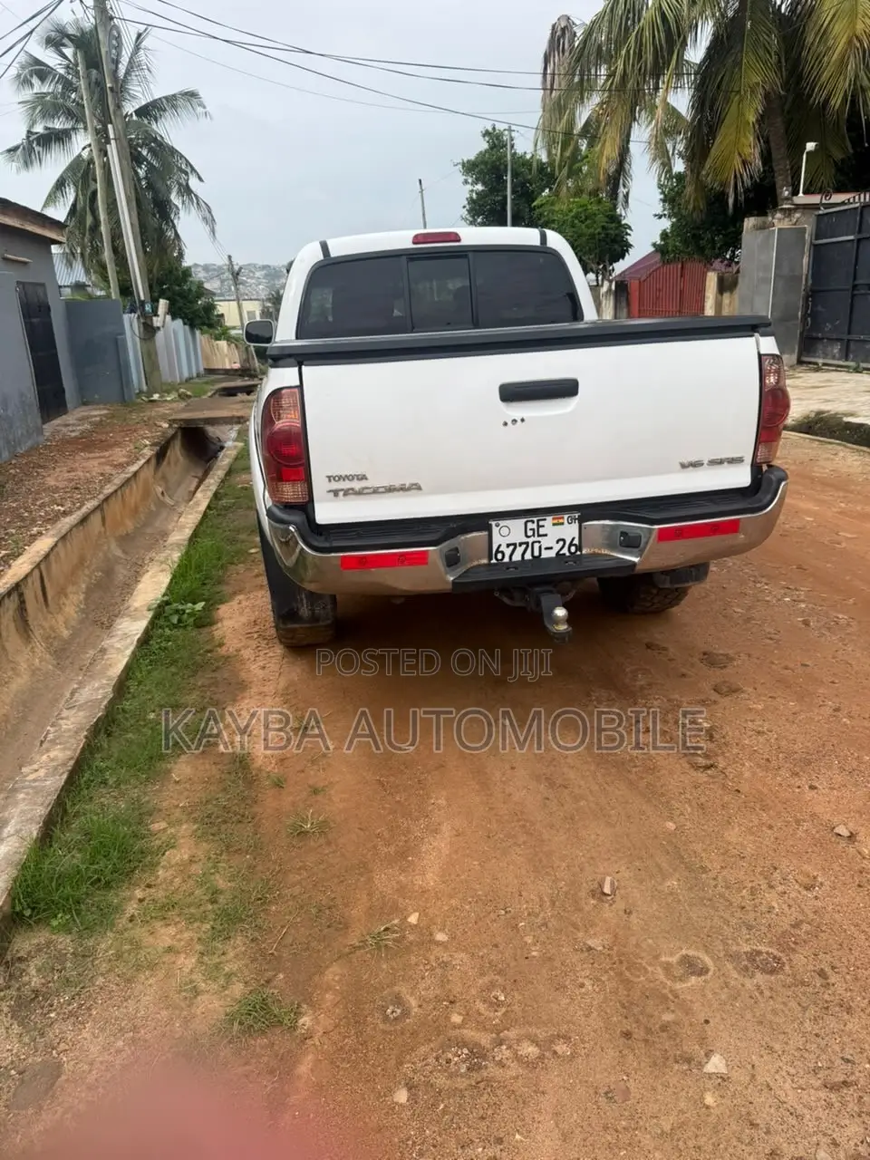 Toyota Tacoma 2022 White