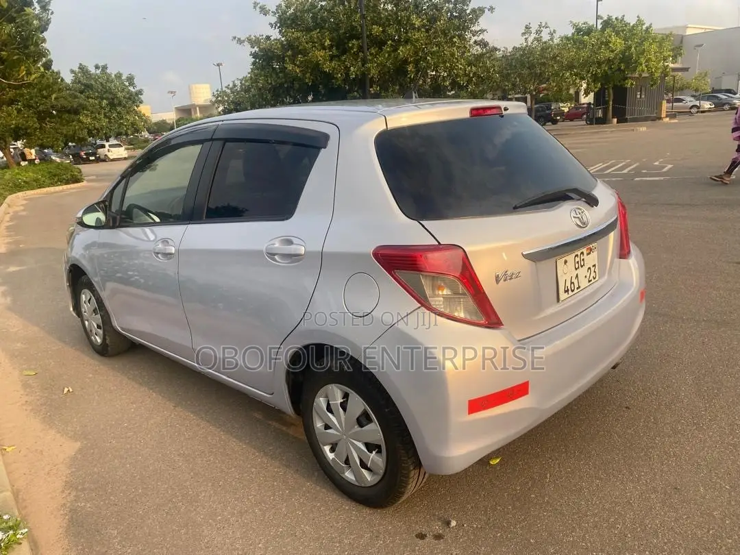 Toyota Vitz 1.3 AWD 5dr 2013 Blue