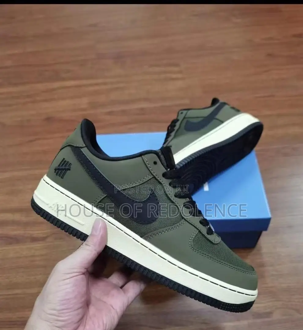 Nike Air Force 1 Low SP Undefeated Ballistic Dunk vs. AF1 Sneakers