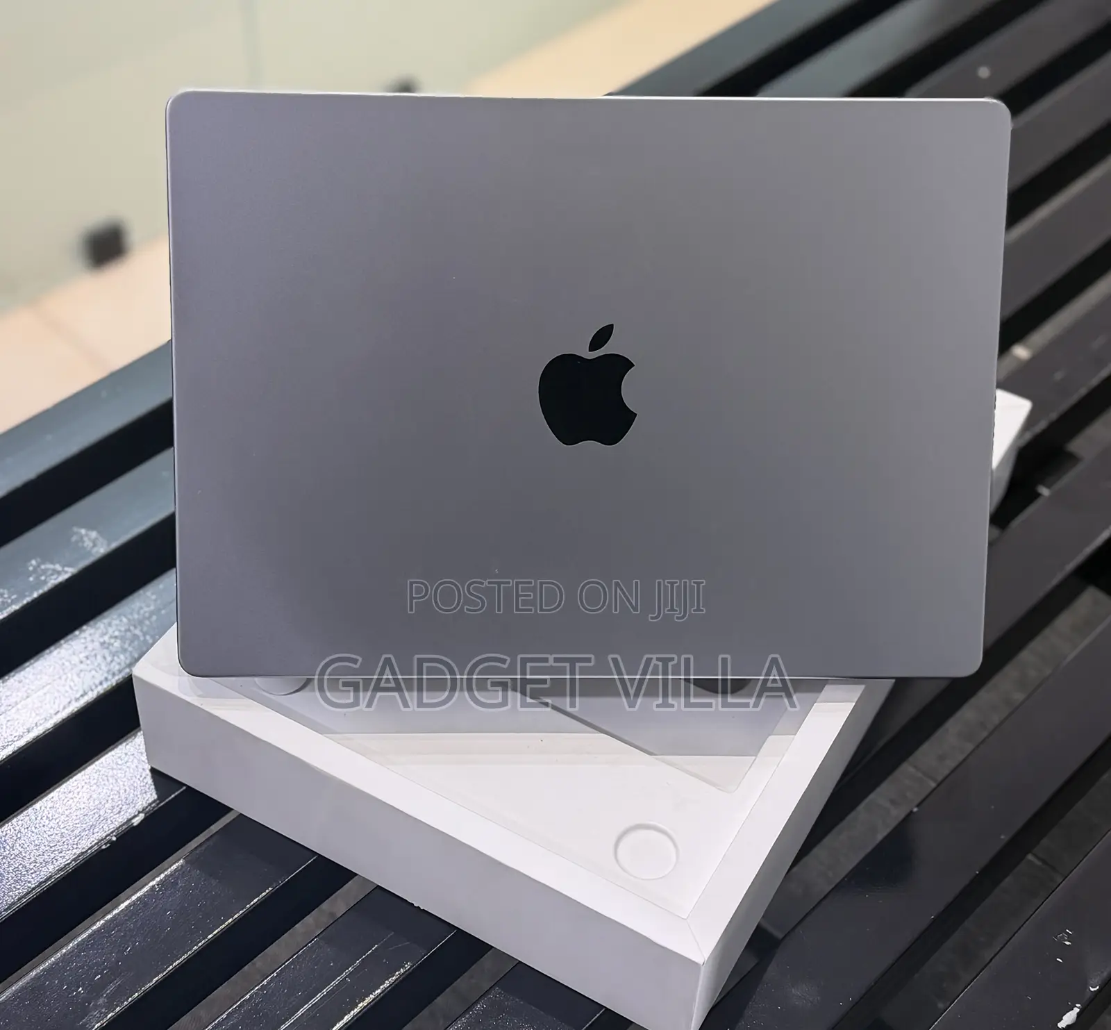 Laptop Apple MacBook Pro 2023 M3 8GB Apple M3 SSD 512GB