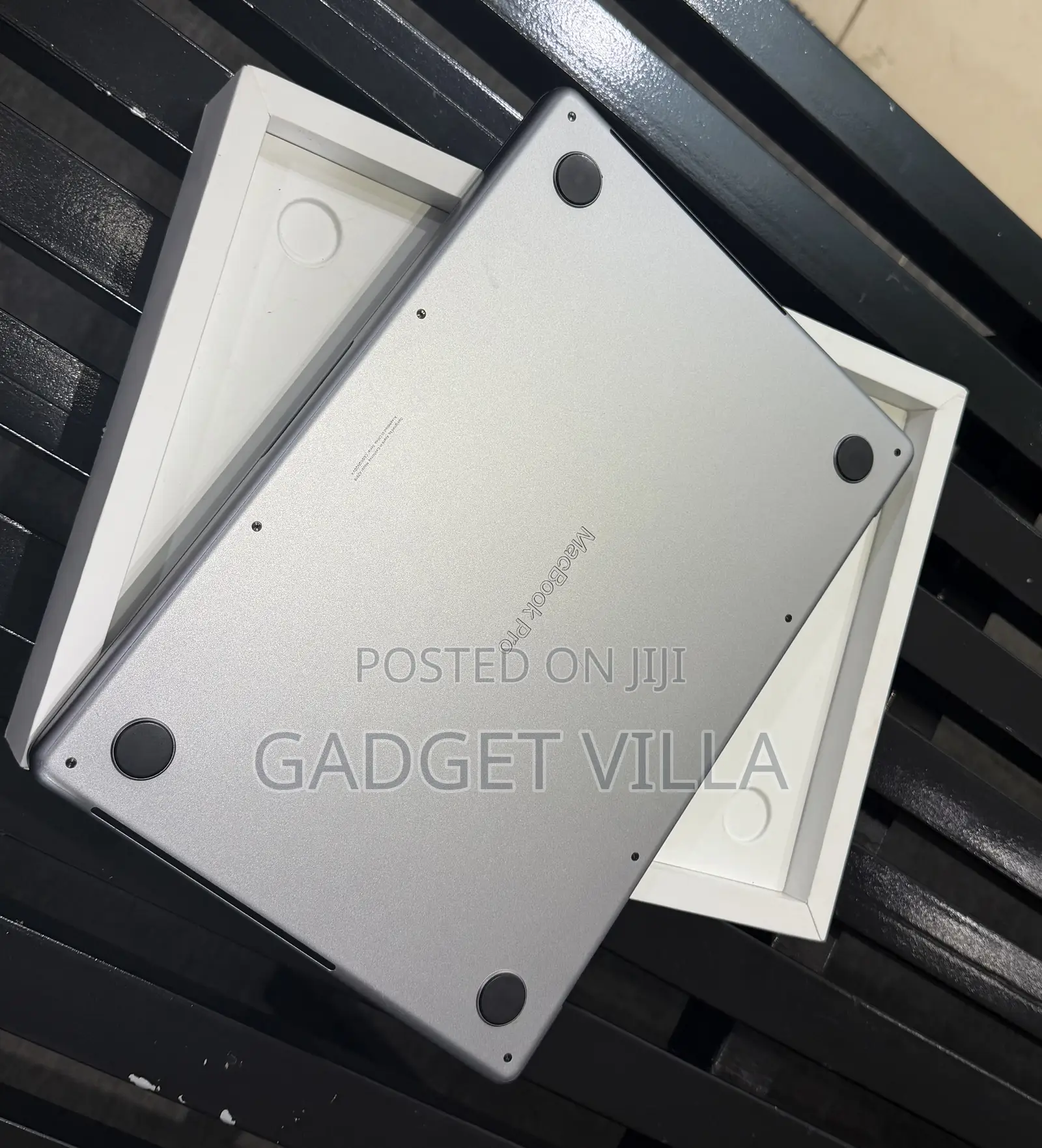 Laptop Apple MacBook Pro 2023 M3 8GB Apple M3 SSD 512GB