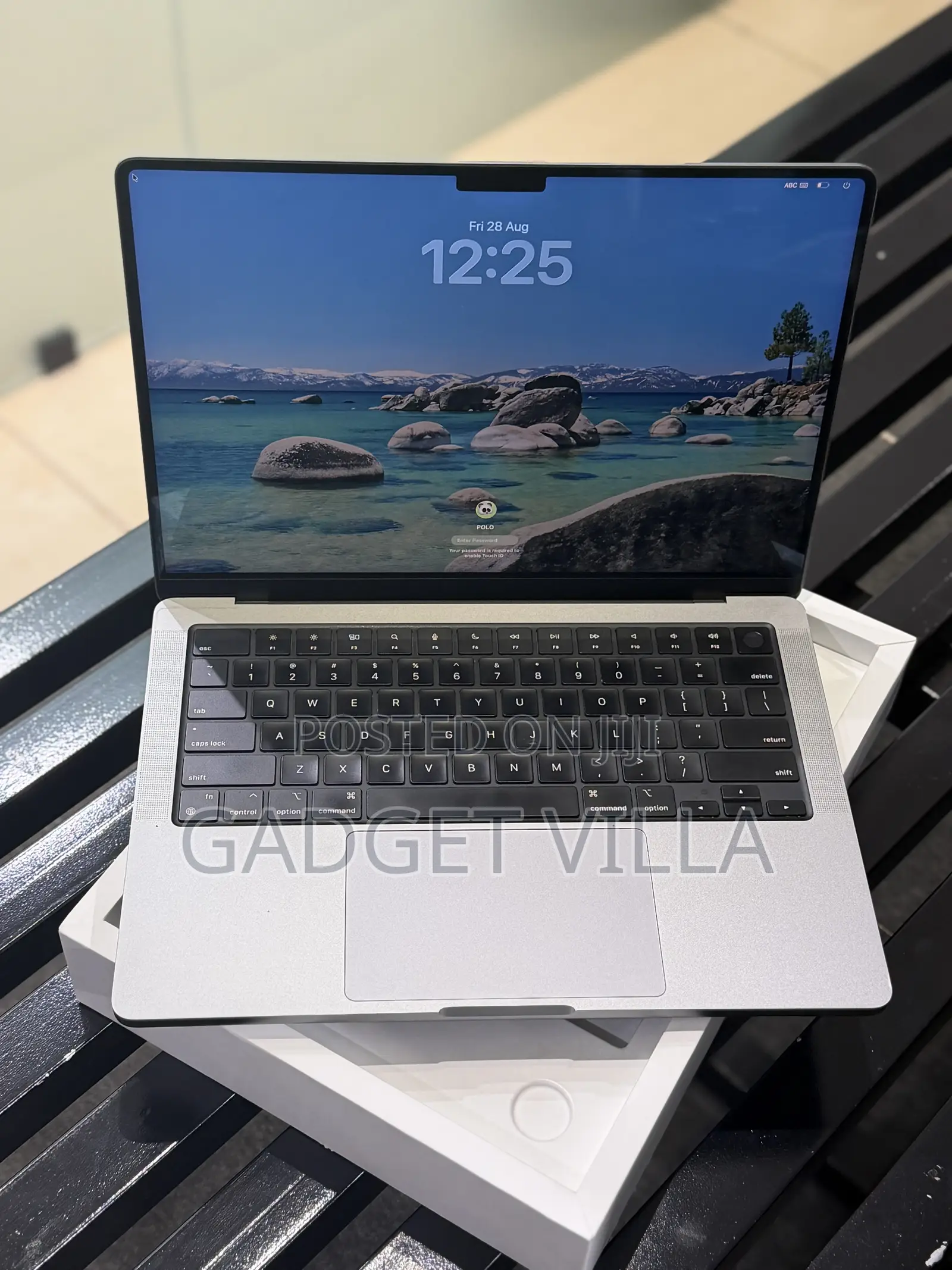 Laptop Apple MacBook Pro 2023 M3 8GB Apple M3 SSD 512GB