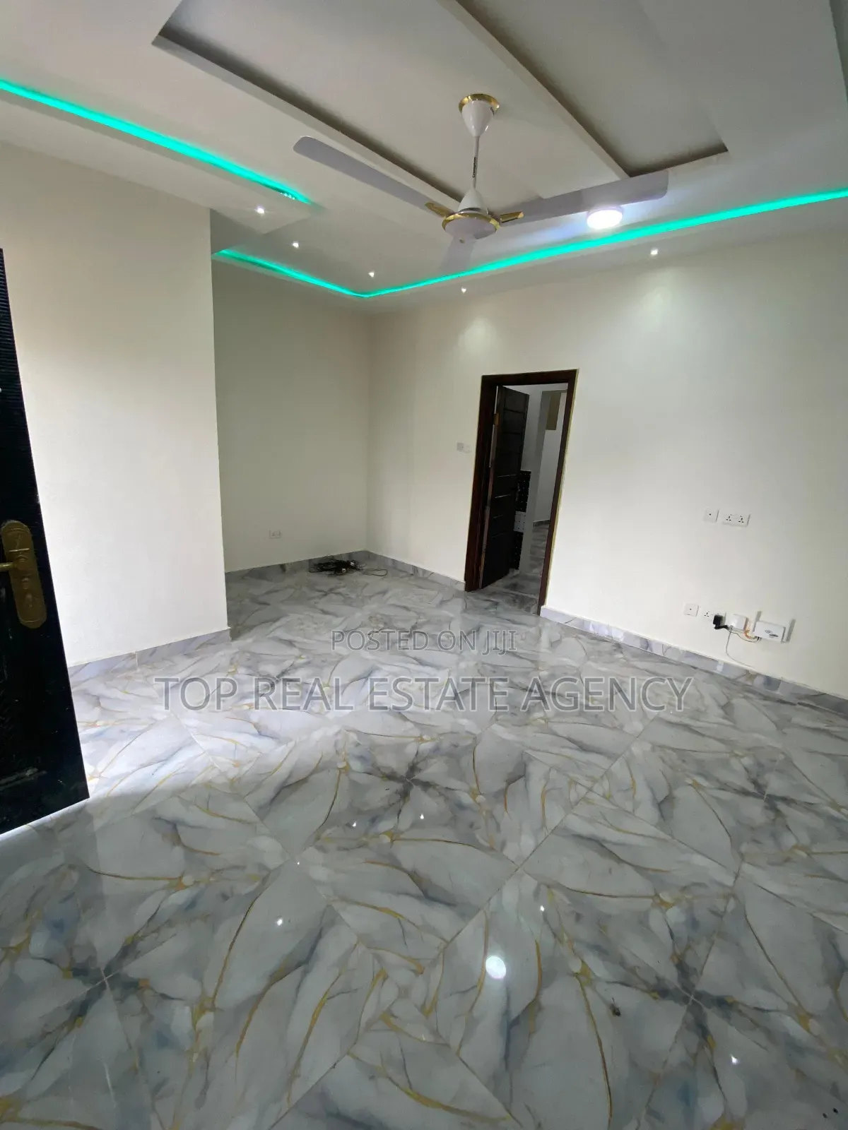 2bdrm Apartment in Ablekuma Odumasi, Manhean for rent