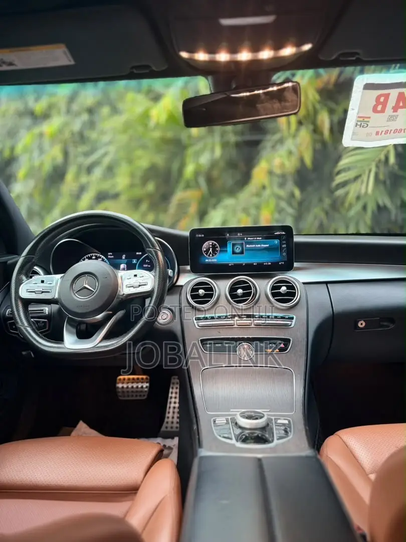 Mercedes-Benz C300 2019 Beige