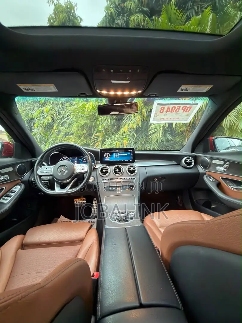 Mercedes-Benz C300 2019 Beige