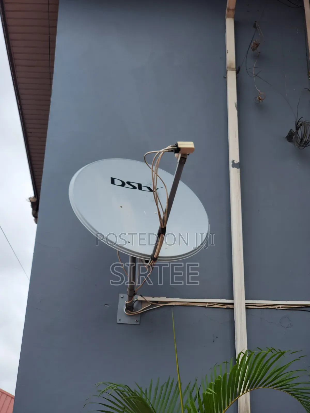 2 DSTV Satallite Dish and 6 DSTV Decoders-Relocation Sale.