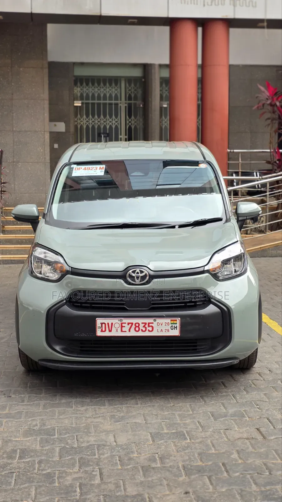 Toyota Sienta 2023 Gray