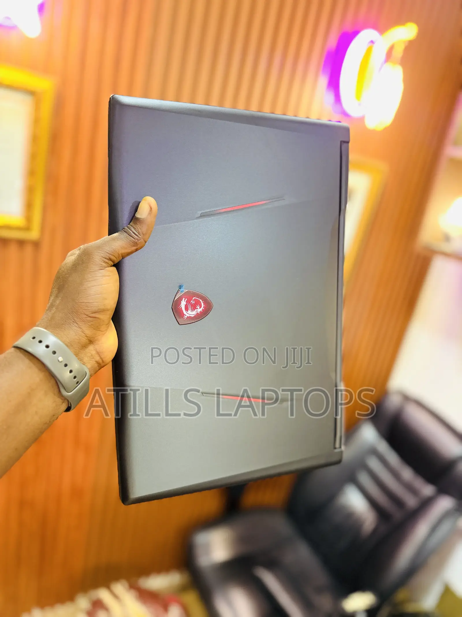 Laptop MSI GL63 8RD 16GB Intel Core i7 SSHD+SSD 1.5T