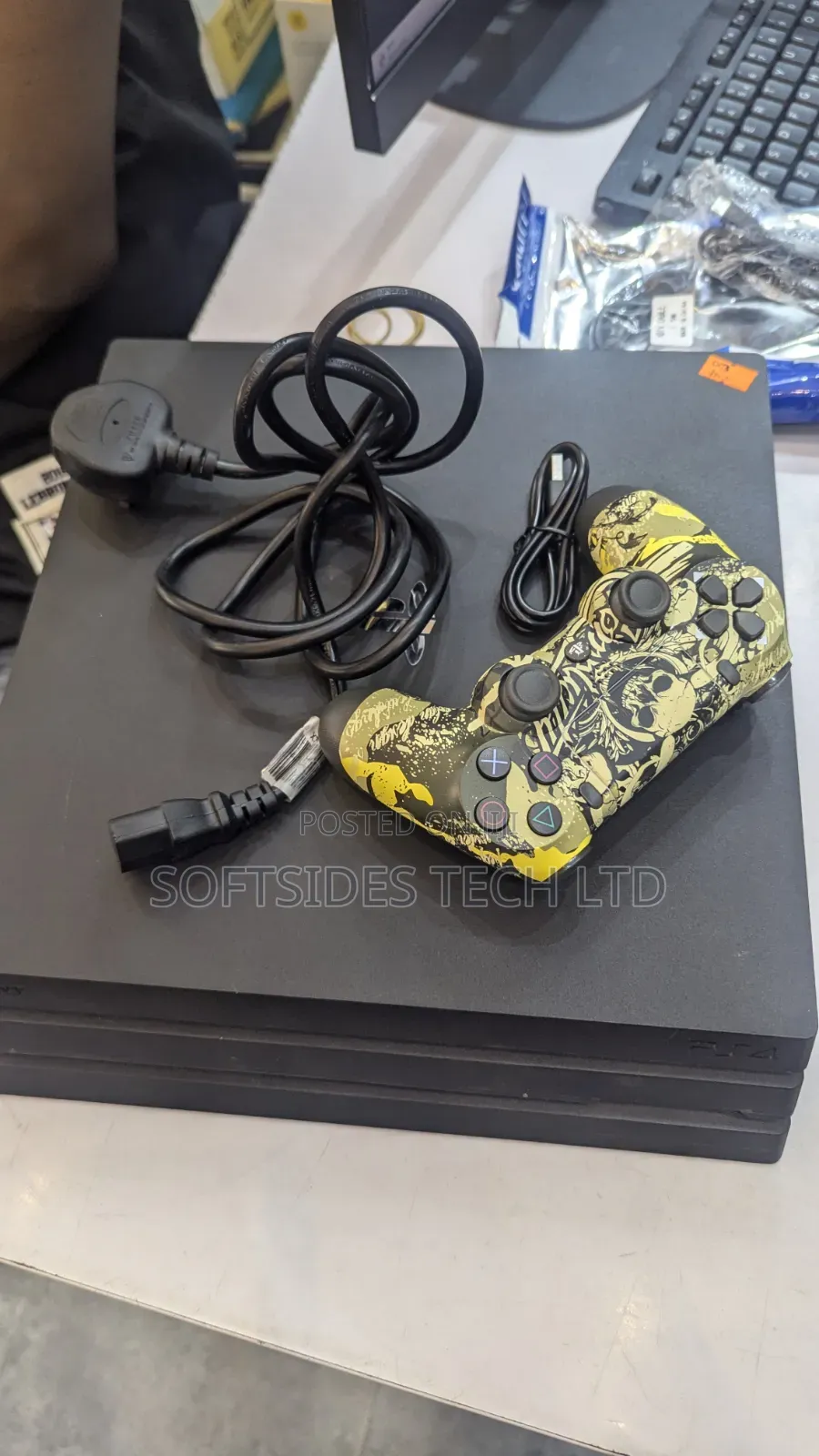 Clean Home Used PlayStation 4 Pro or PS4 PRO With 14 Games Install.