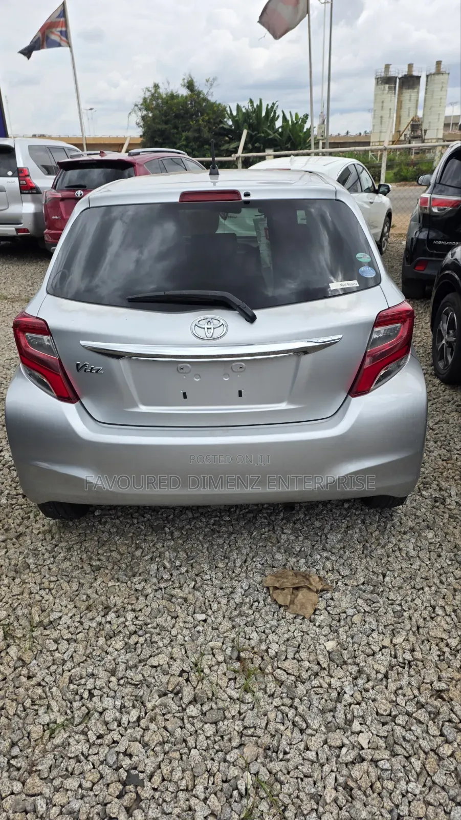 Toyota Vitz 2014 Silver