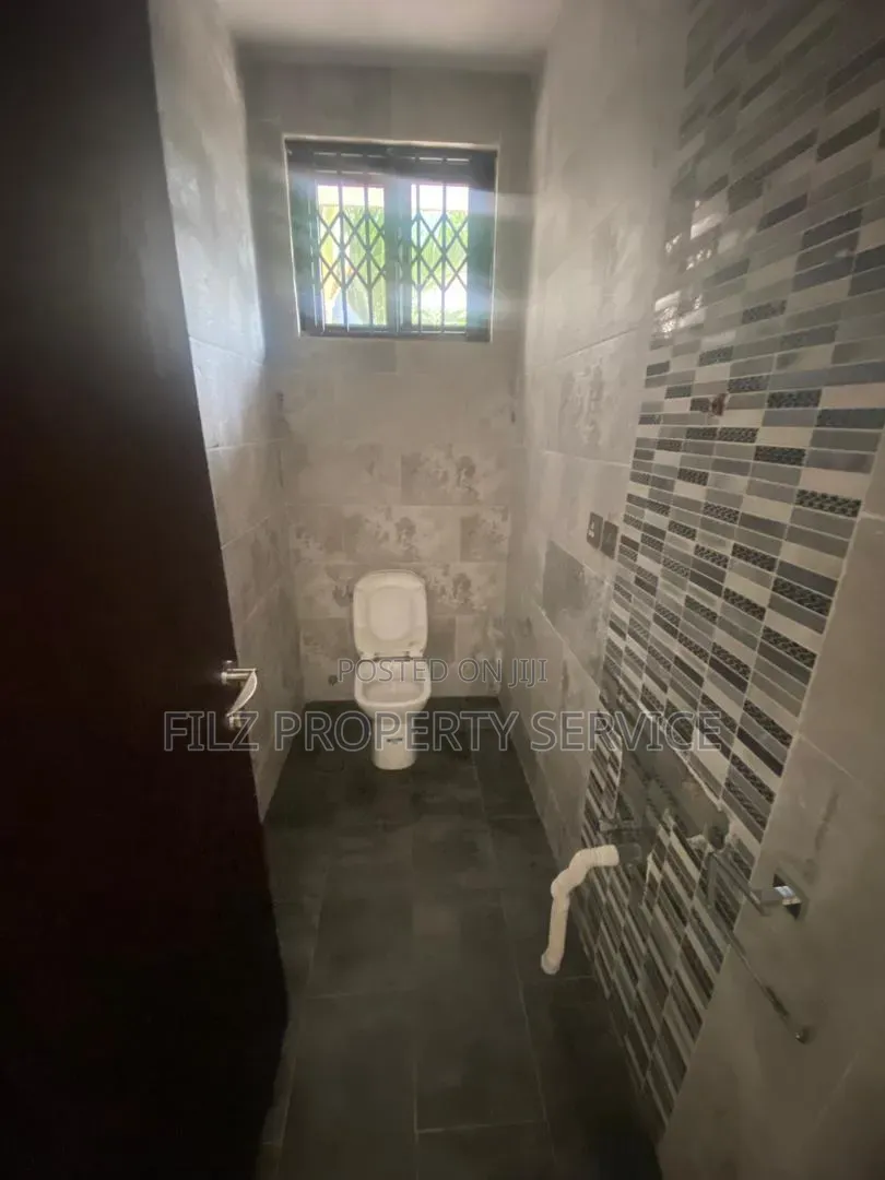 4bdrm House in Kayboat, Parakuo Estate for rent