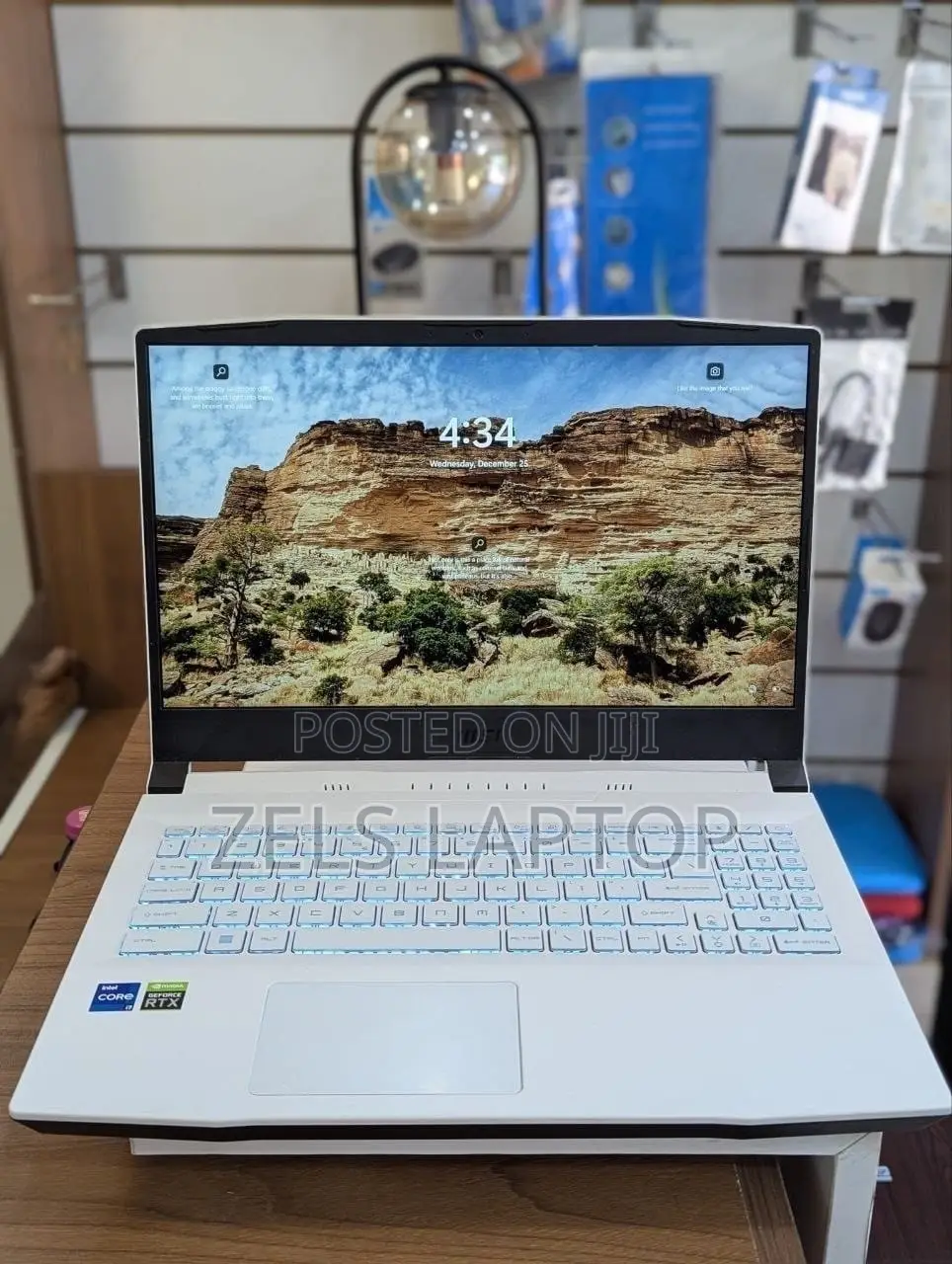 Laptop MSI MSI Sword 17 16GB Intel Core i7 SSD 512GB