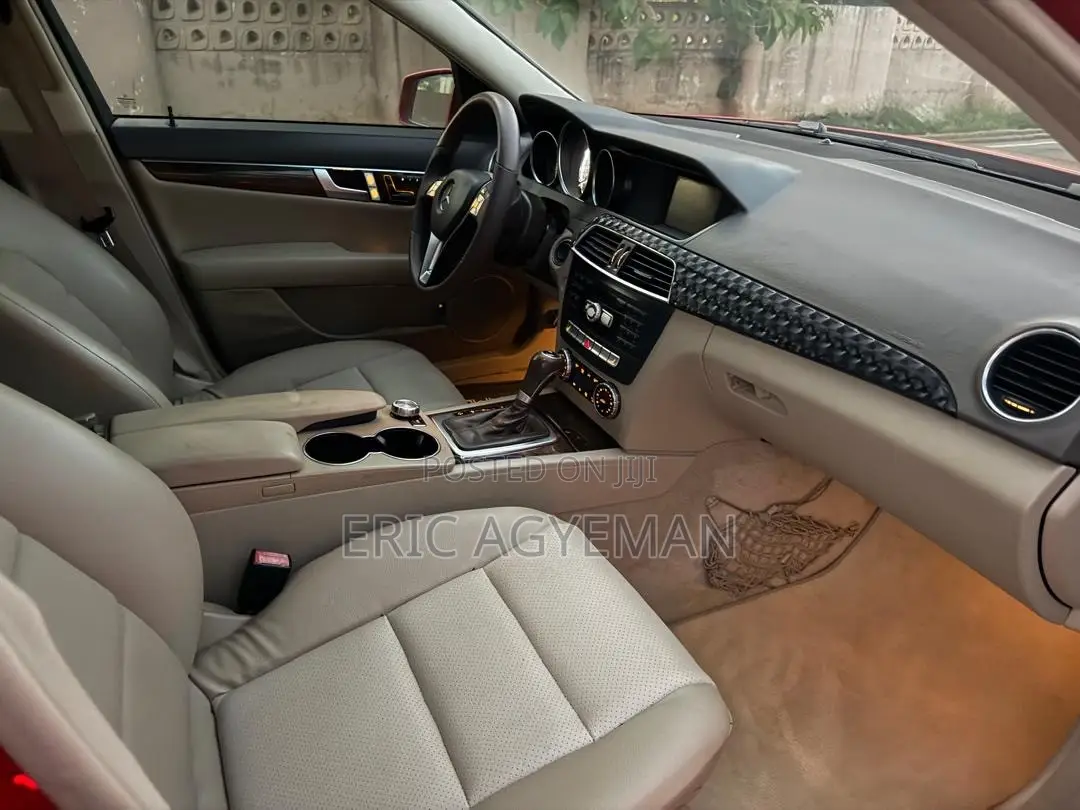 Mercedes-Benz C250 2014 Red