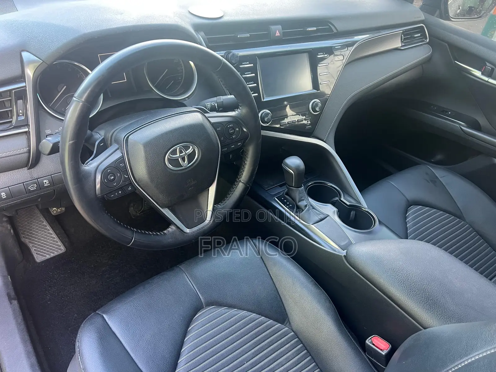 Toyota Camry SE 2021 Gray