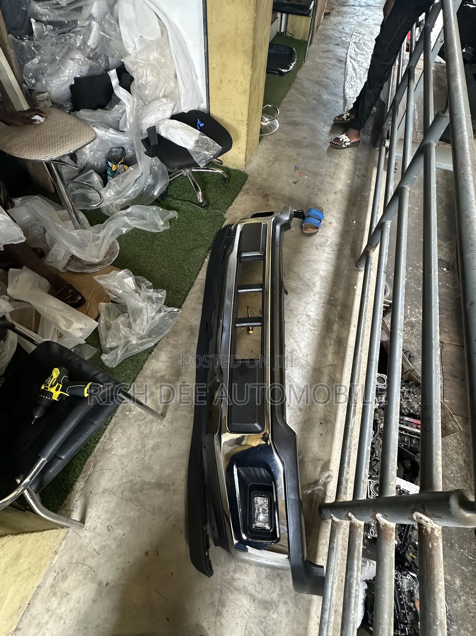 Ford F150 2018.... Front Bumper Complete Without Top Shells