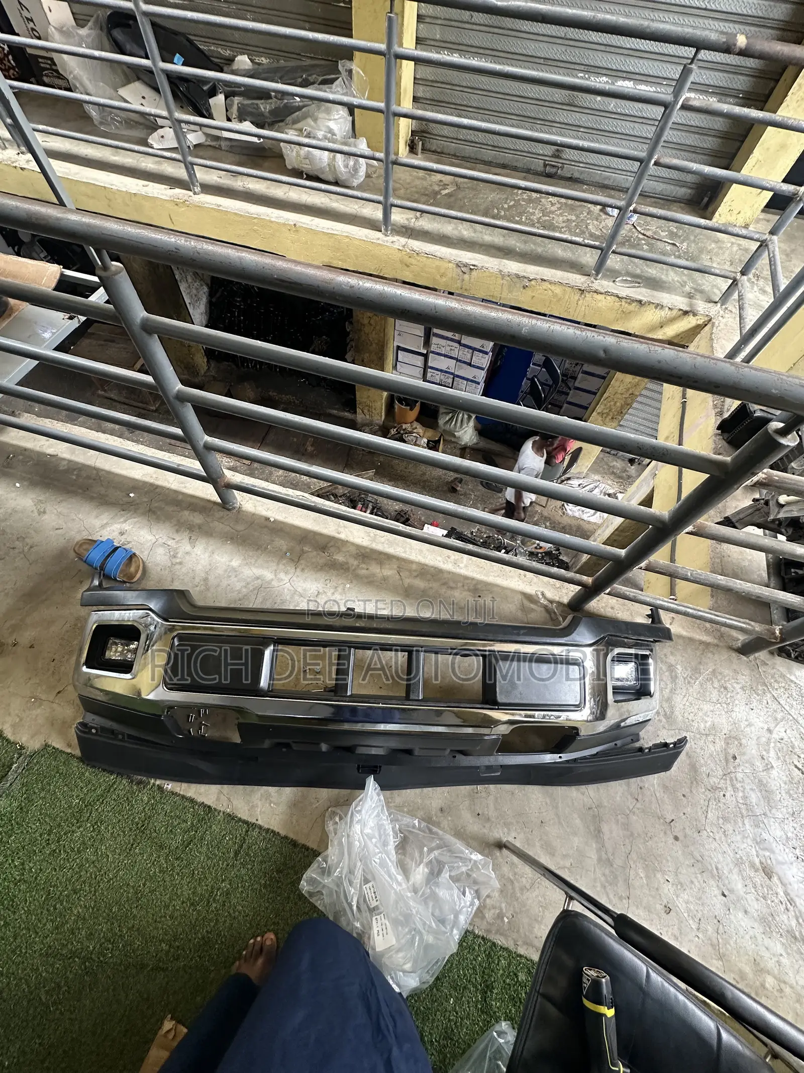 Ford F150 2018.... Front Bumper Complete Without Top Shells