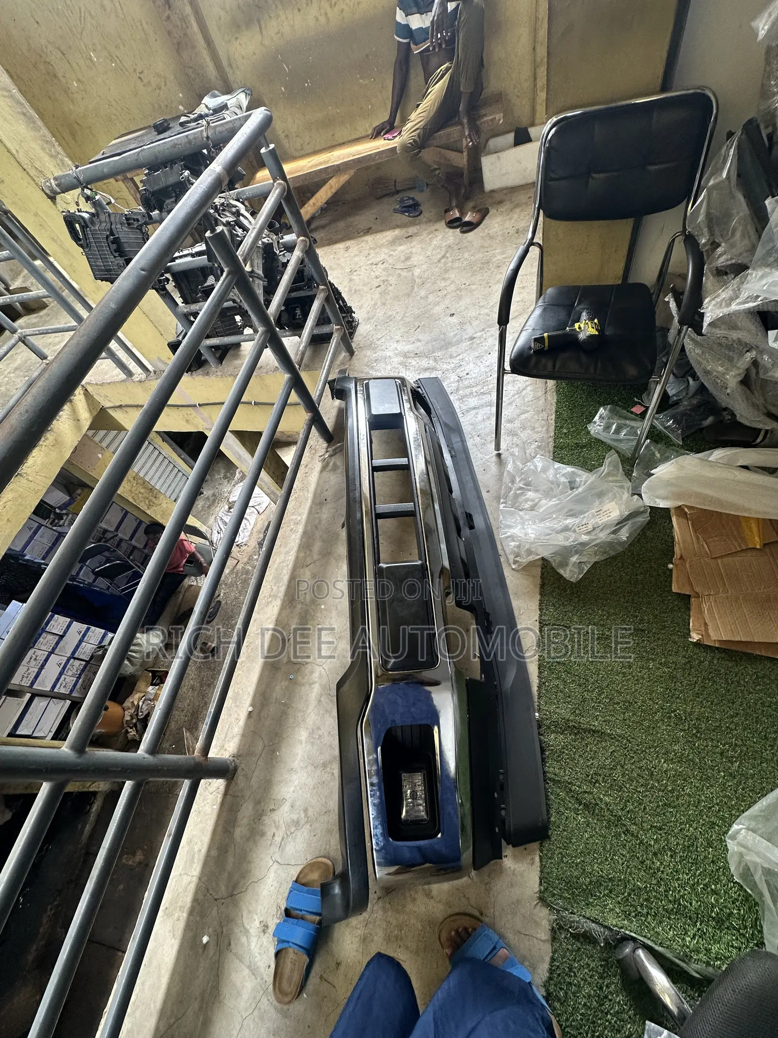Ford F150 2018.... Front Bumper Complete Without Top Shells