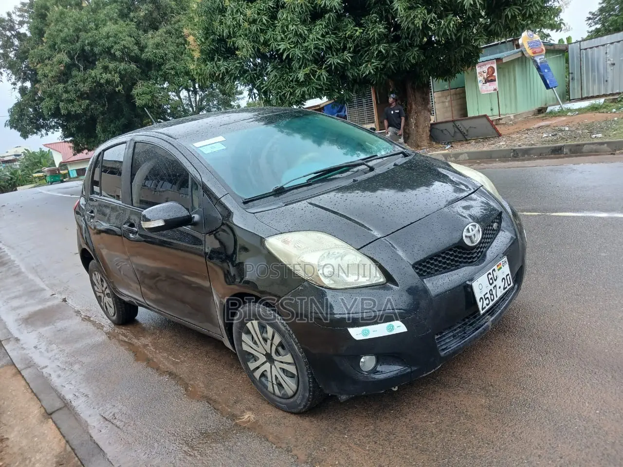 Toyota Vitz 1.3 AWD 3dr 2010 Black