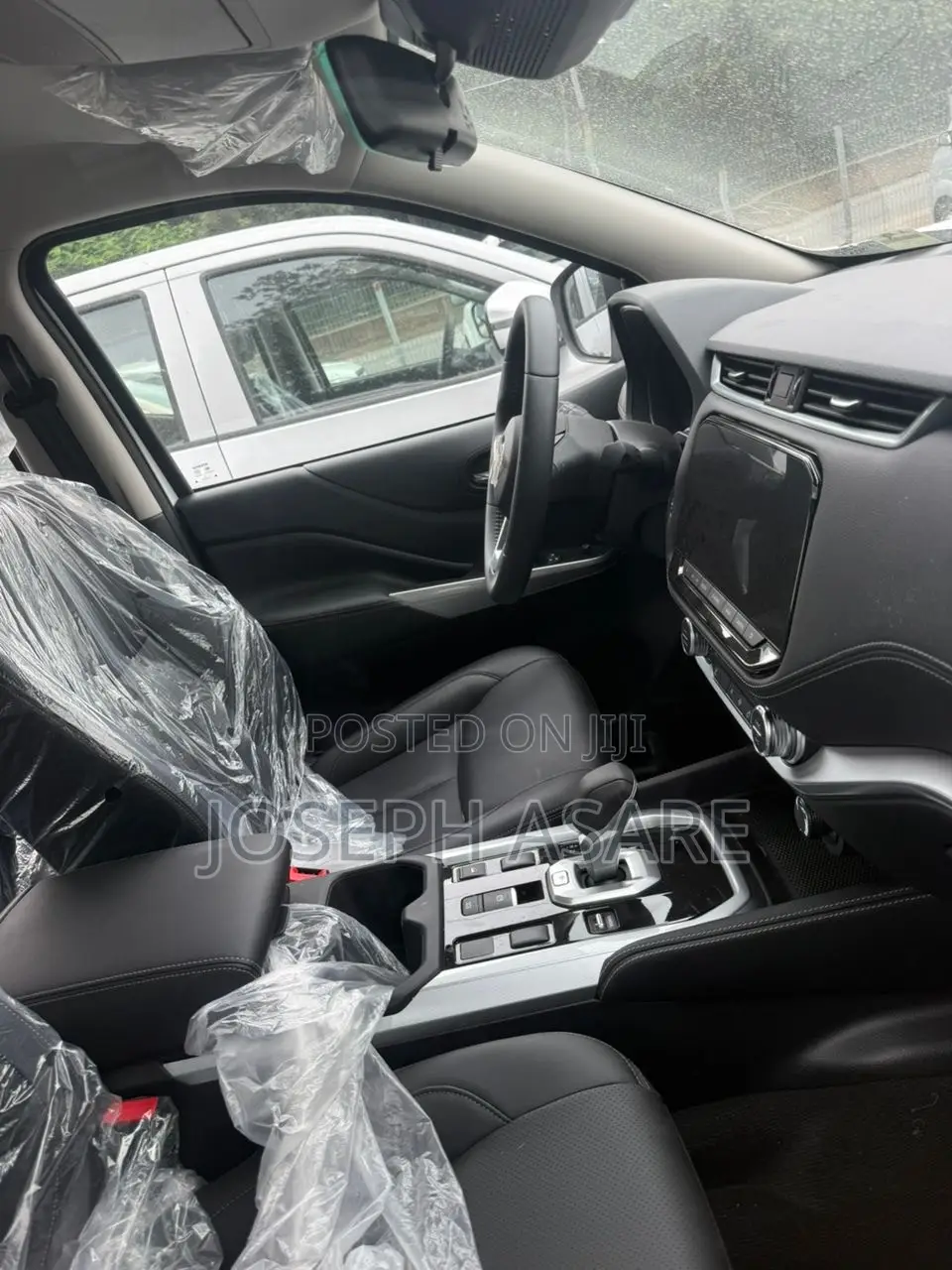 Nissan Navara 2025 White