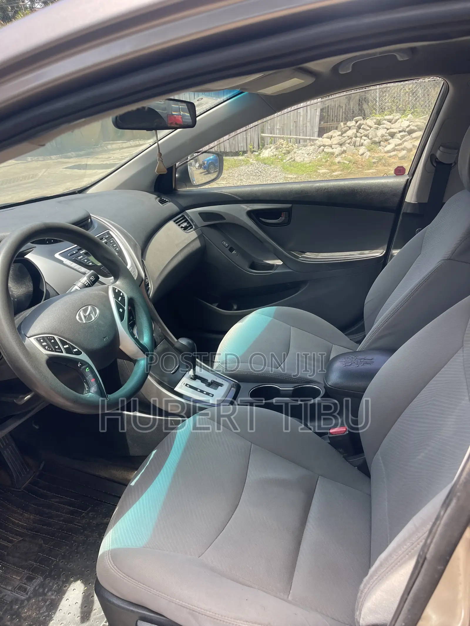 Hyundai Elantra 2012 Brown