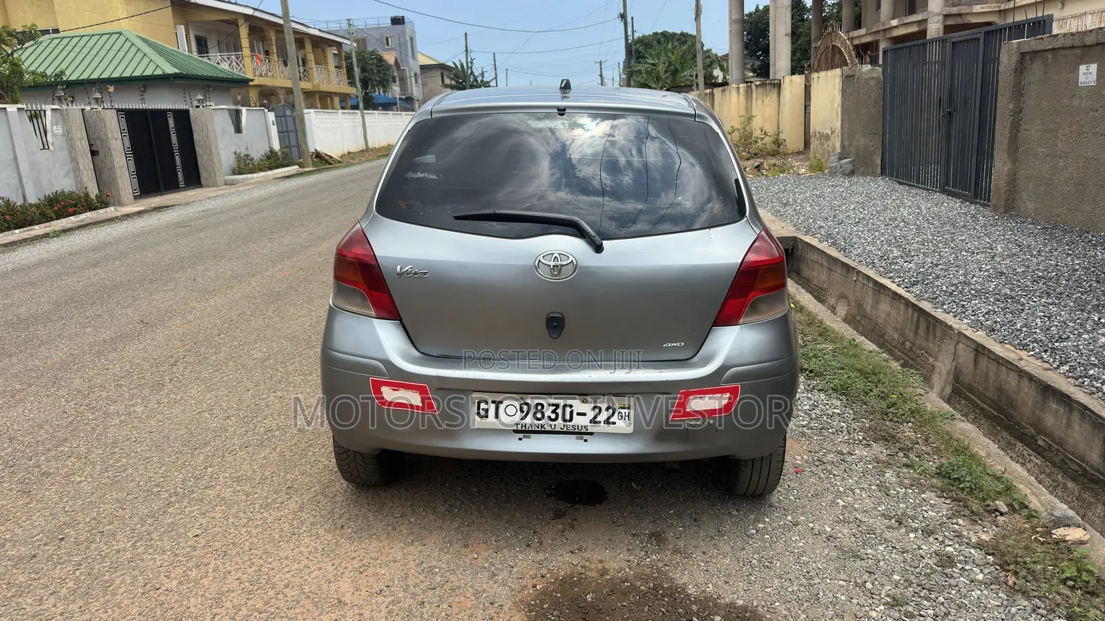 Toyota Yaris Base Hatchback 5dr 2010 Gray