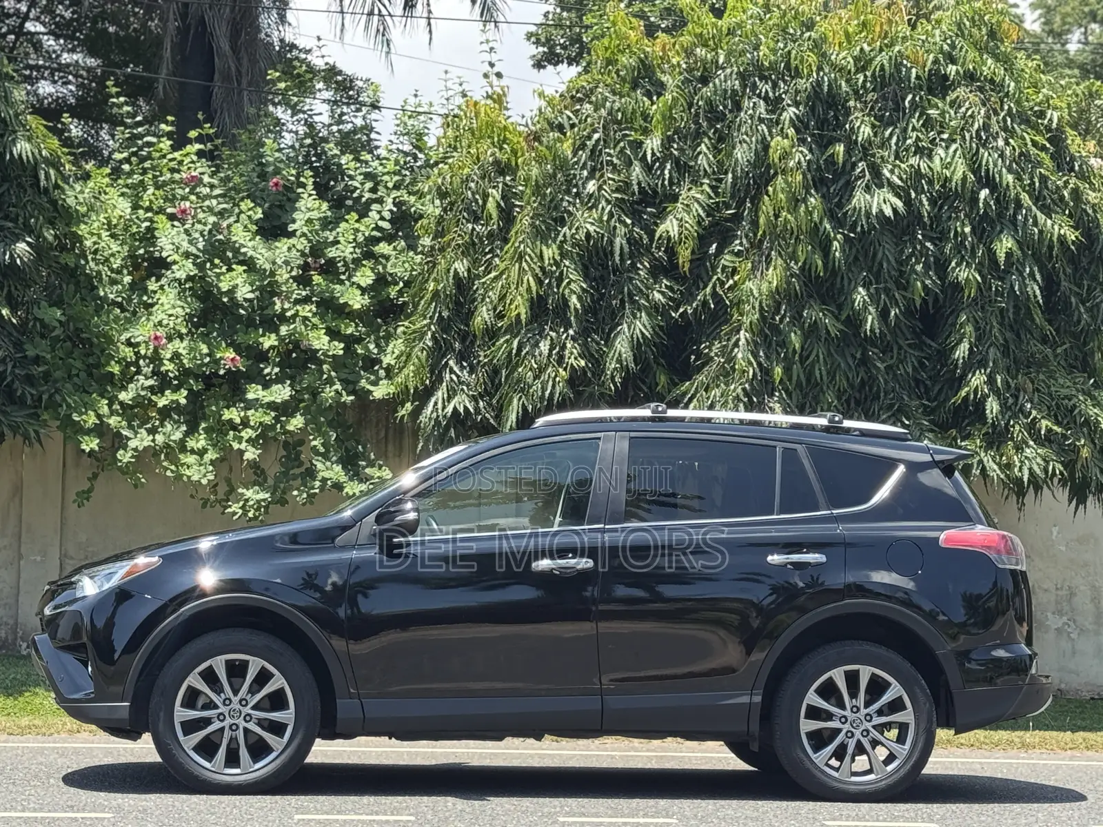 Toyota RAV4 Limited AWD (2.5L 4cyl 6A) 2017 Black