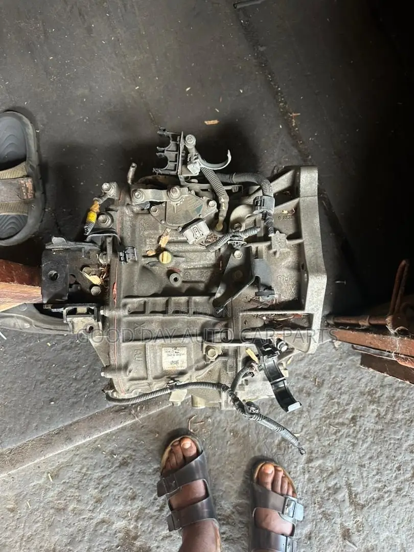 Toyota Vitz Gearbox (8 Pins )