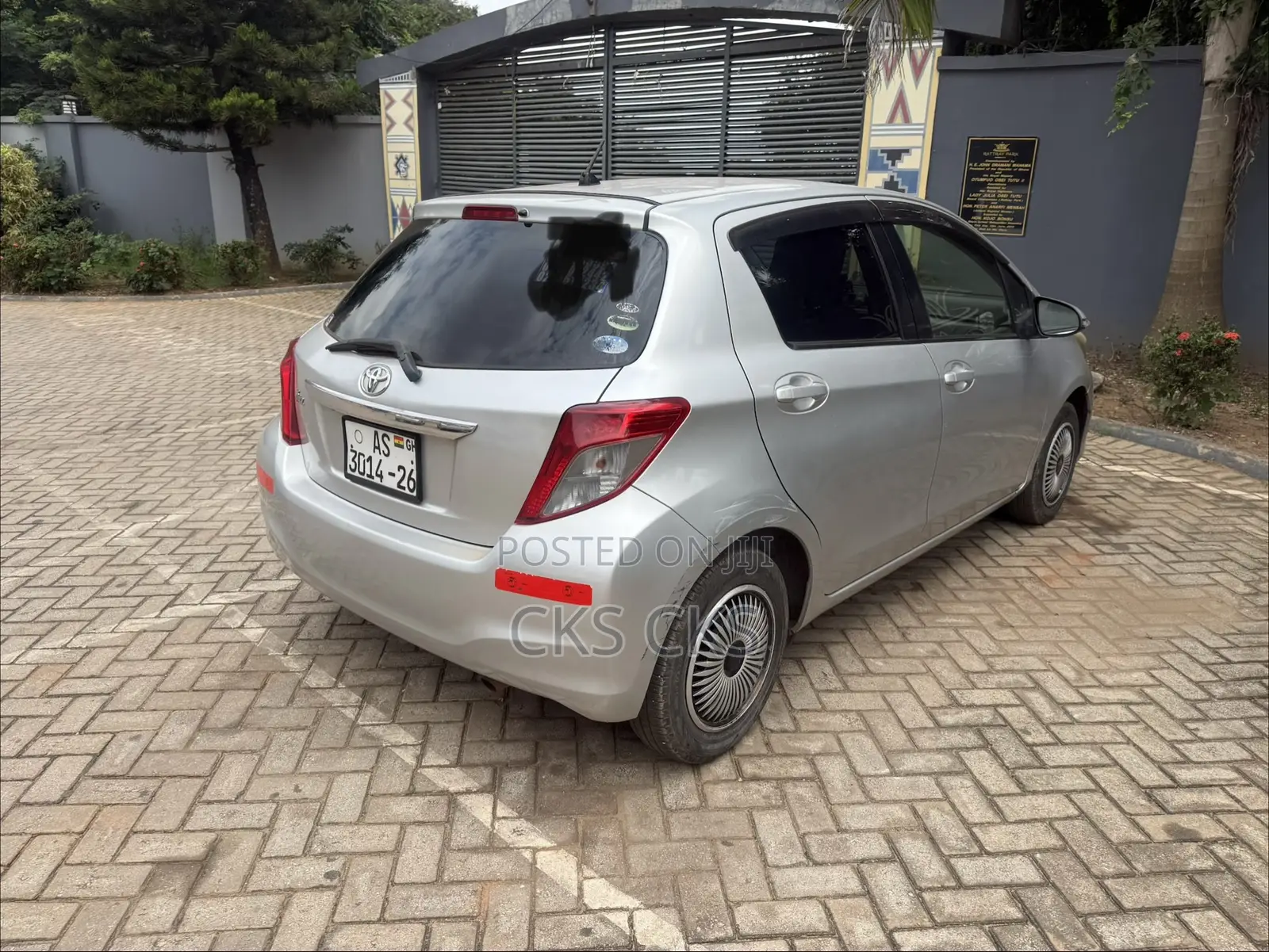 Toyota Vitz 2014 Silver