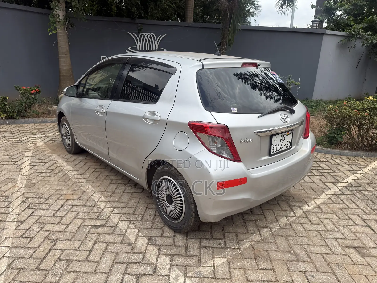 Toyota Vitz 2014 Silver