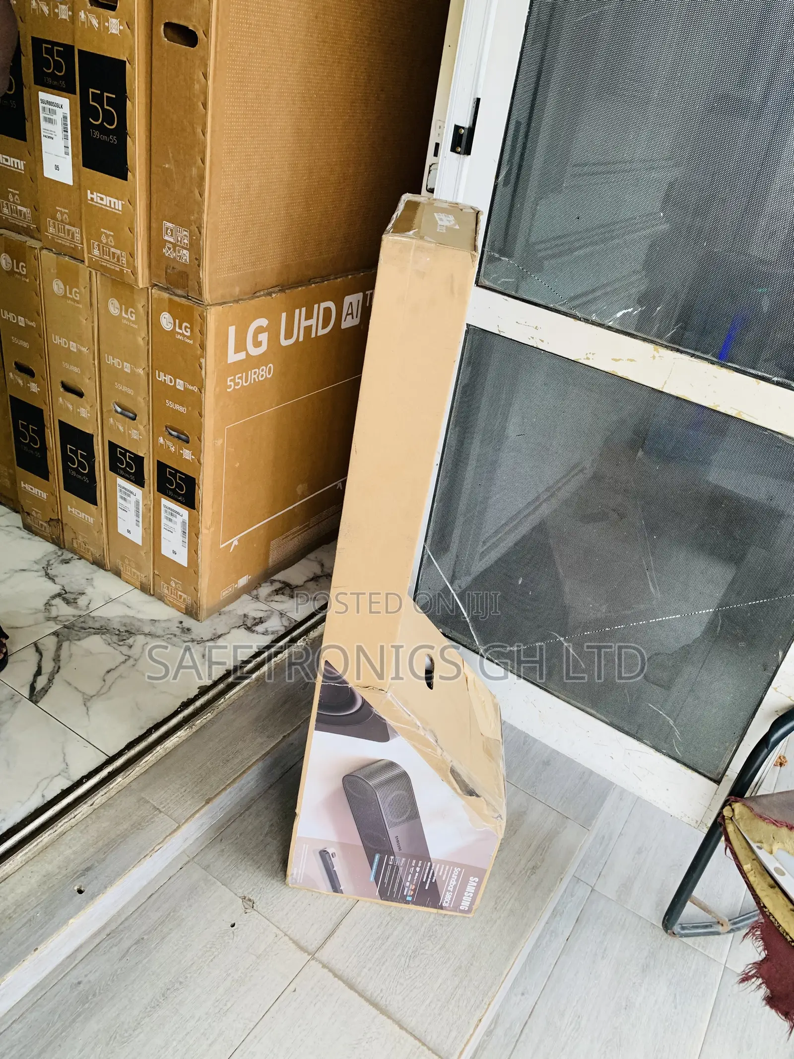 Perfect Sleek Samsung HW-S80CB/ZA 3.1.2 Channel Soundbar