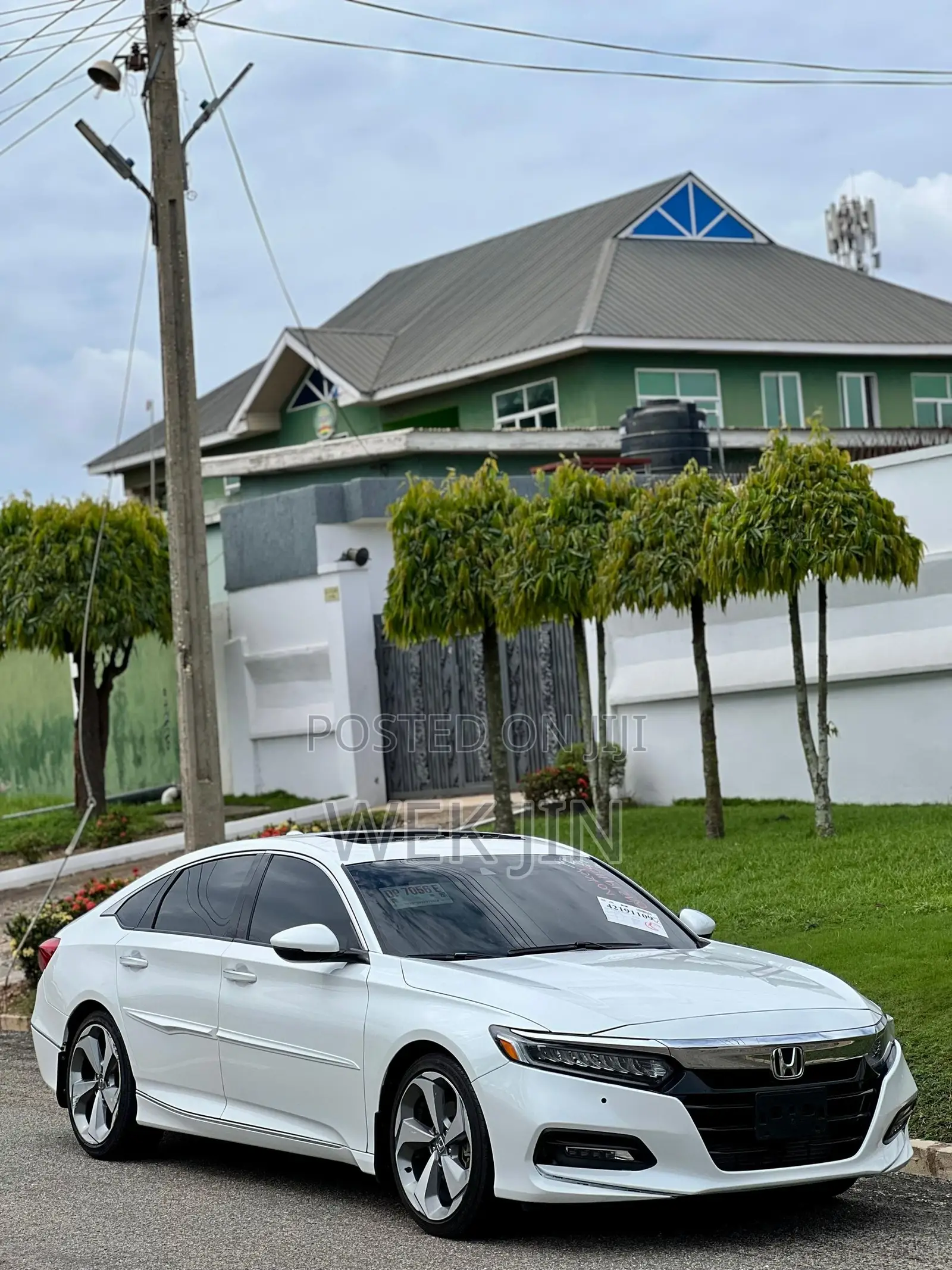 Honda Accord Touring 2018 Pearl