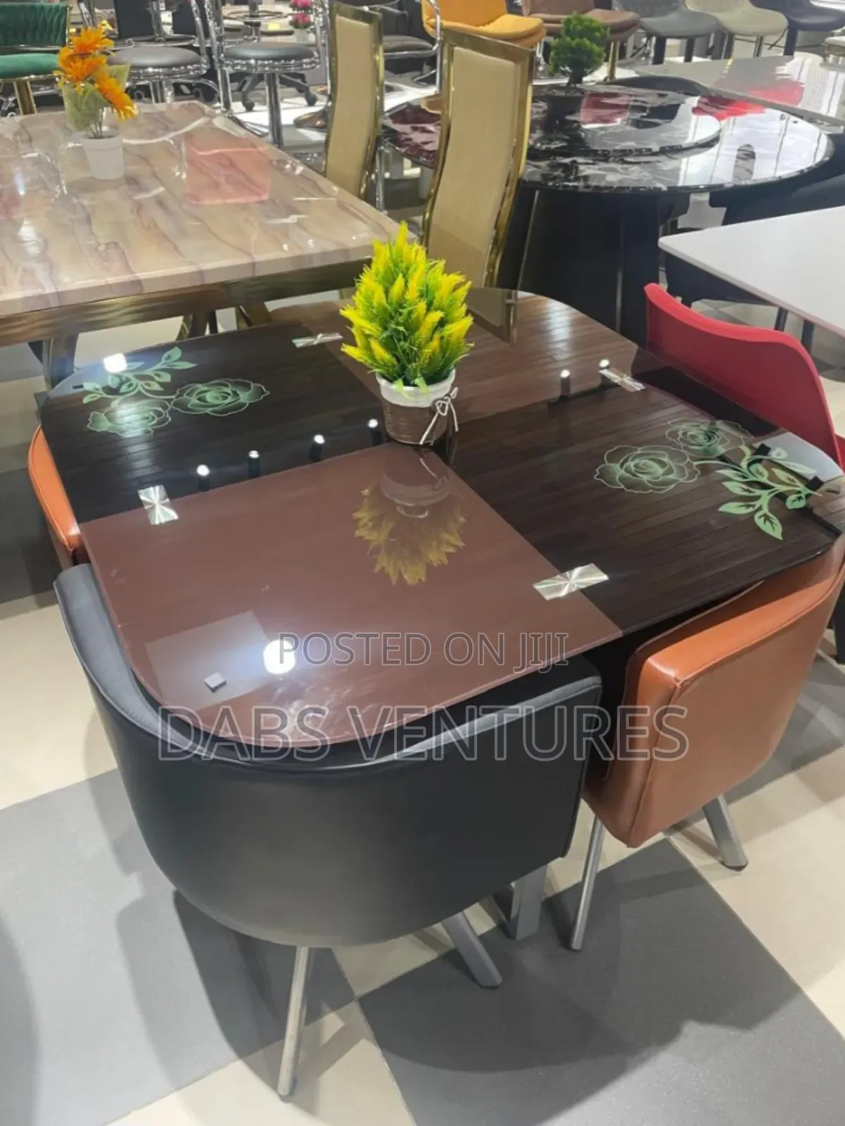 4 Seat Morden Dining Table