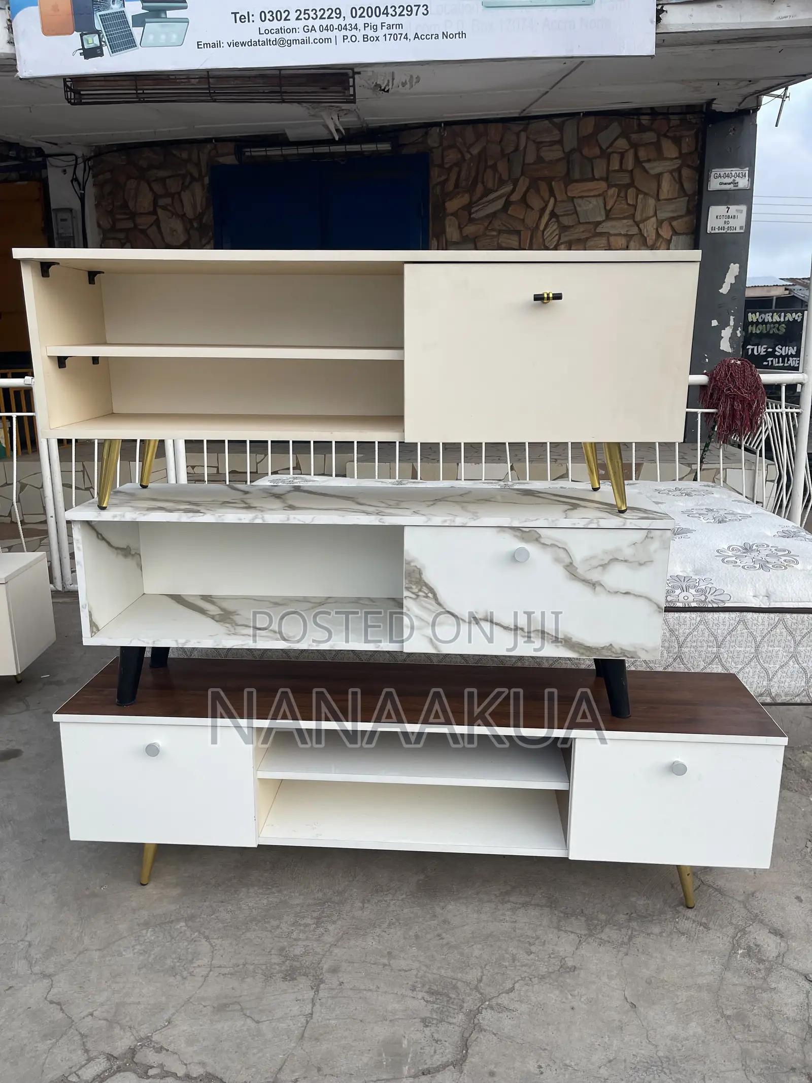 4 Feet TV Stand /Unit