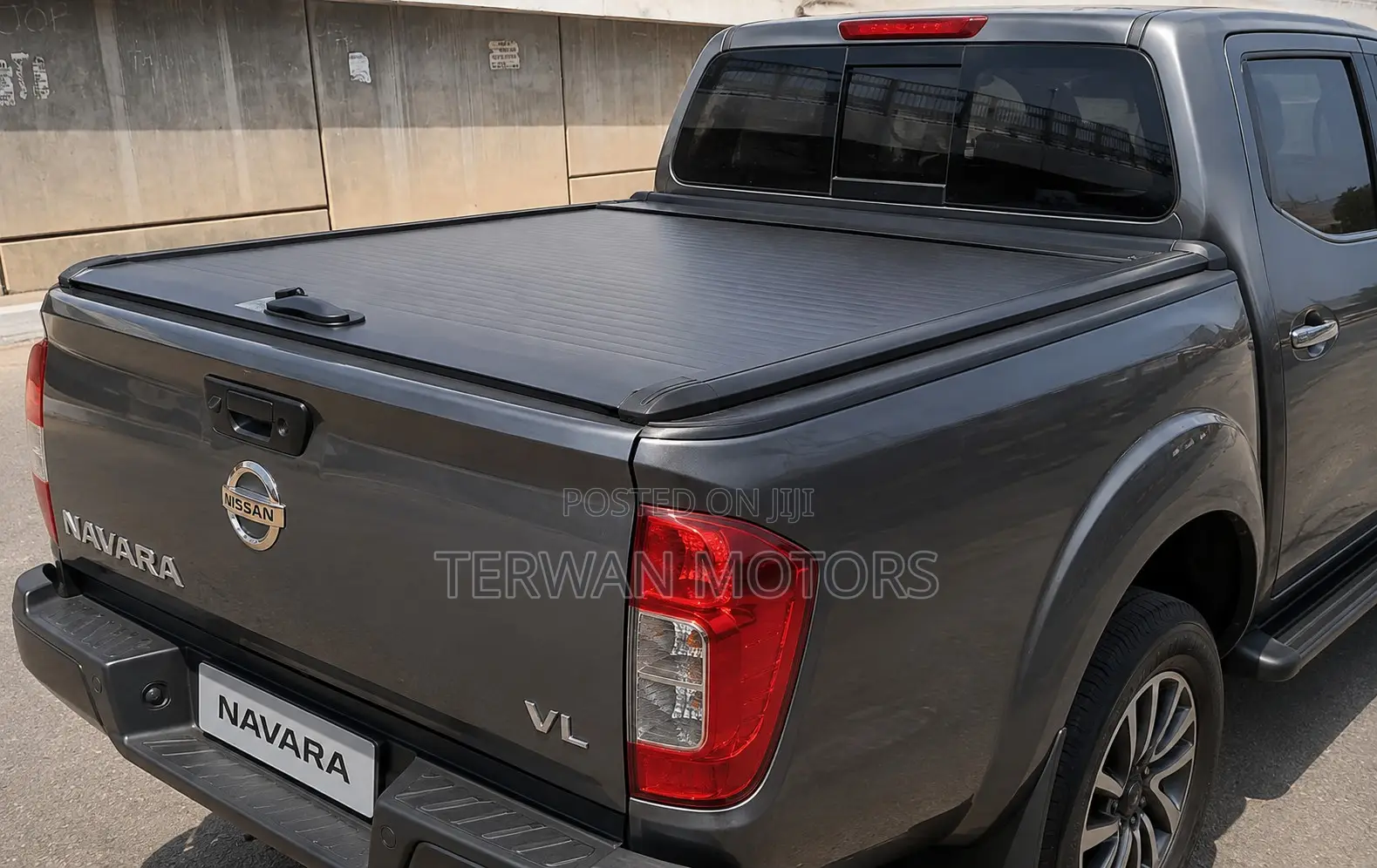 New Retractable Pickup Truck Bed Cover for Nissan Navara / Frontier