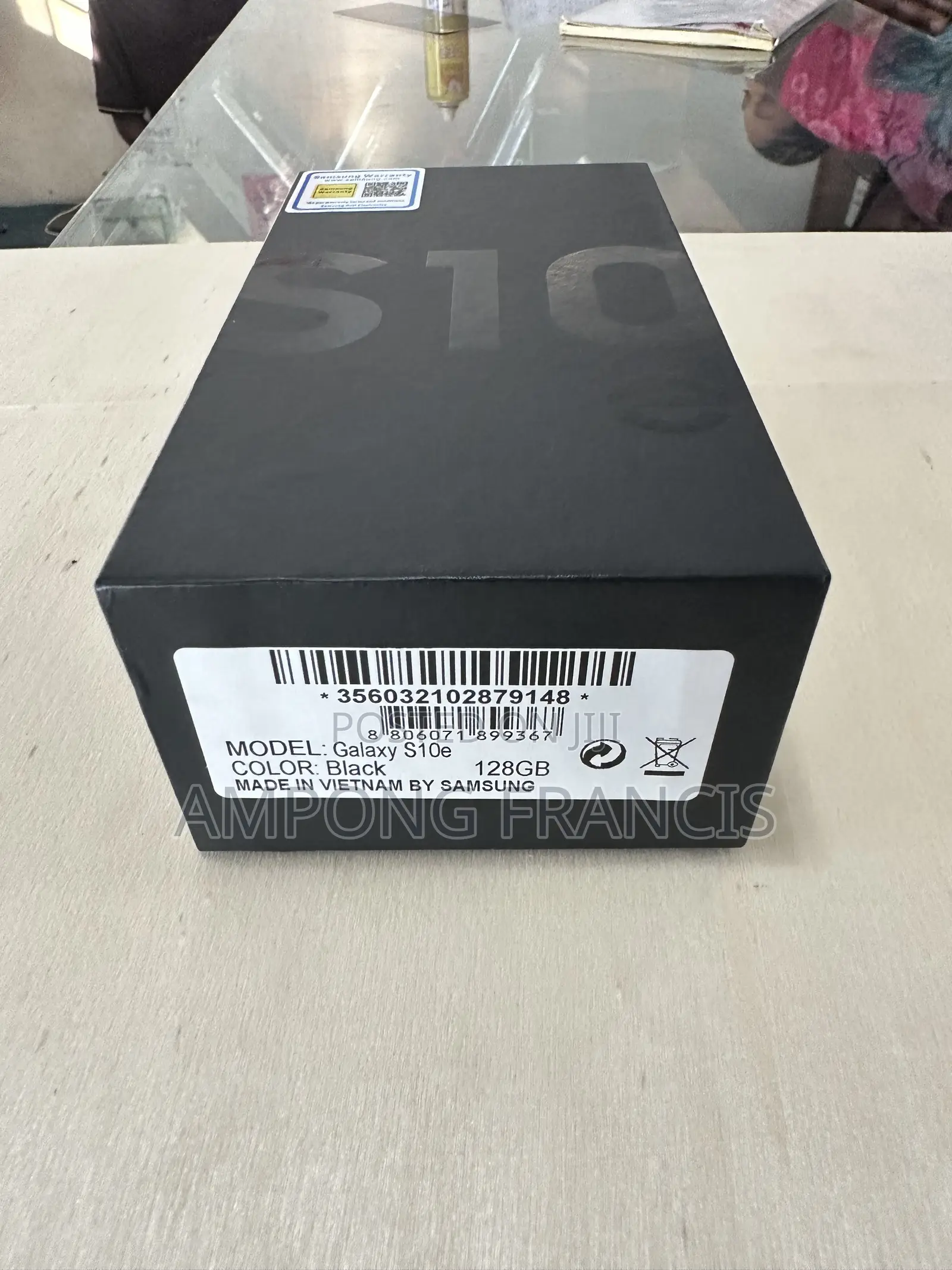 New Samsung Galaxy S10e 128 GB Red