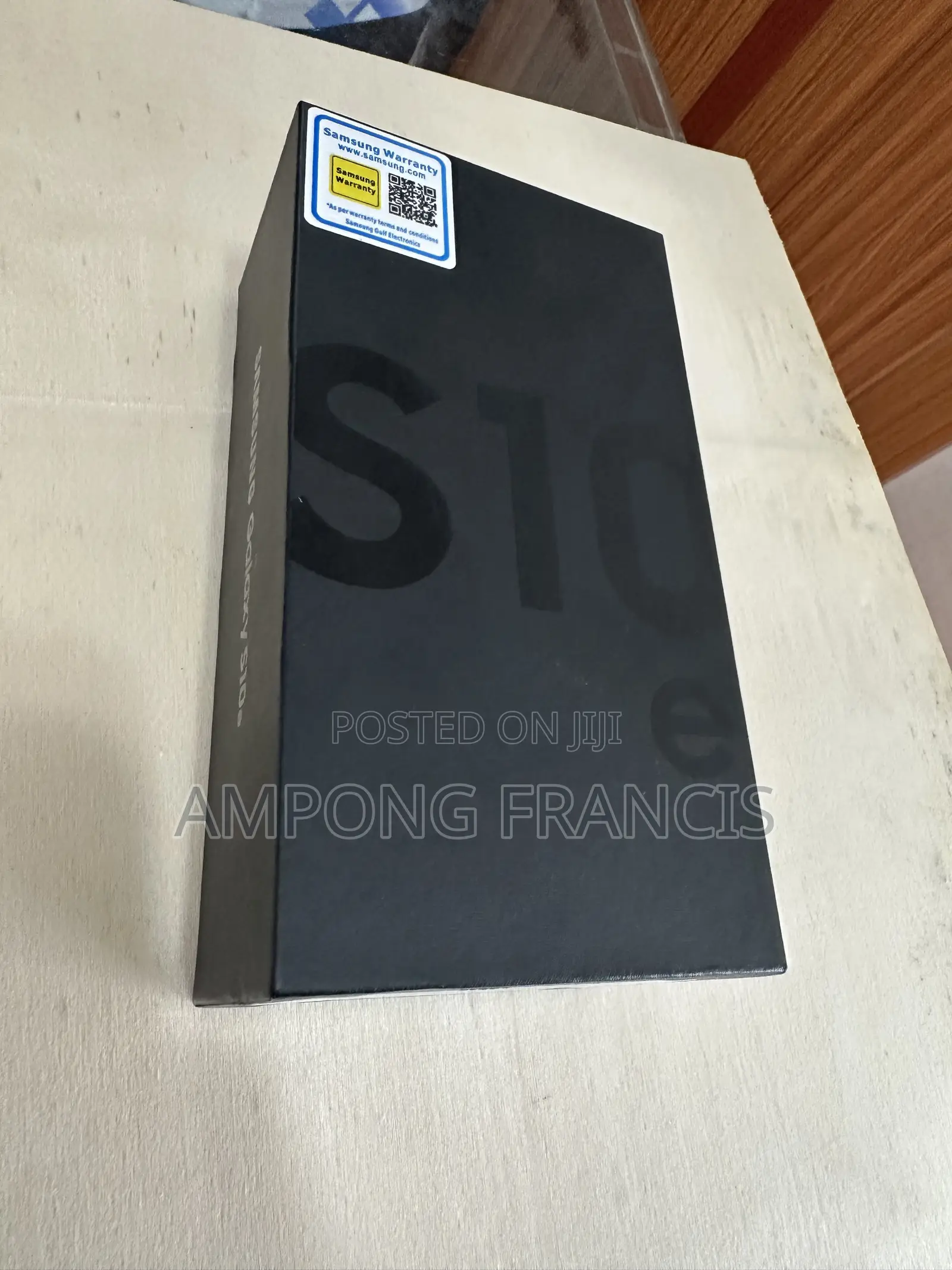 New Samsung Galaxy S10e 128 GB Red