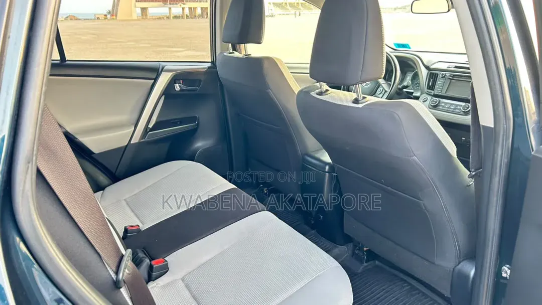 Toyota RAV4 Platinum 4dr SUV AWD (2.5L 4cyl 6A) 2018 Black