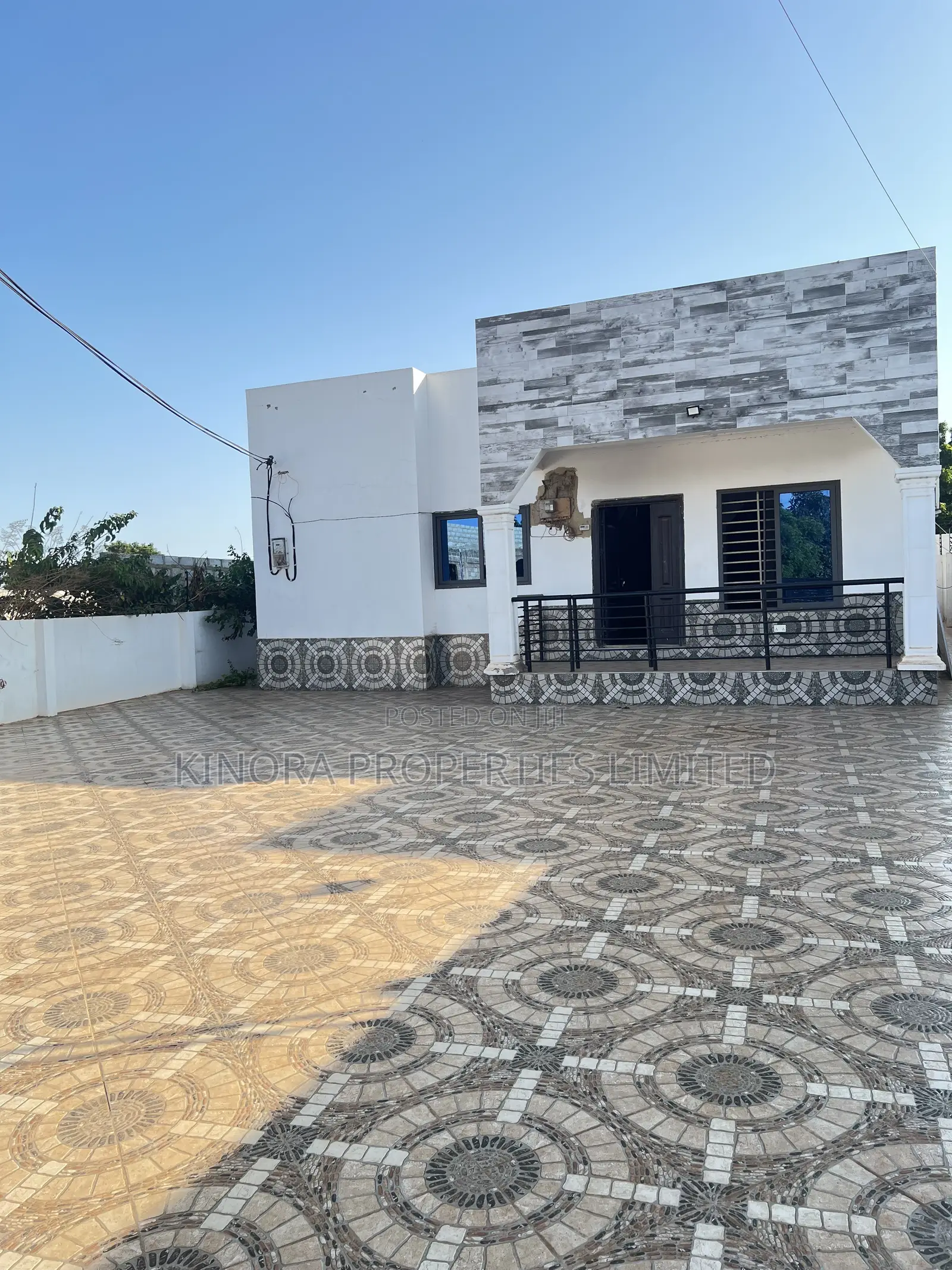 3bdrm Bungalow in Adenta Ashiyie for rent
