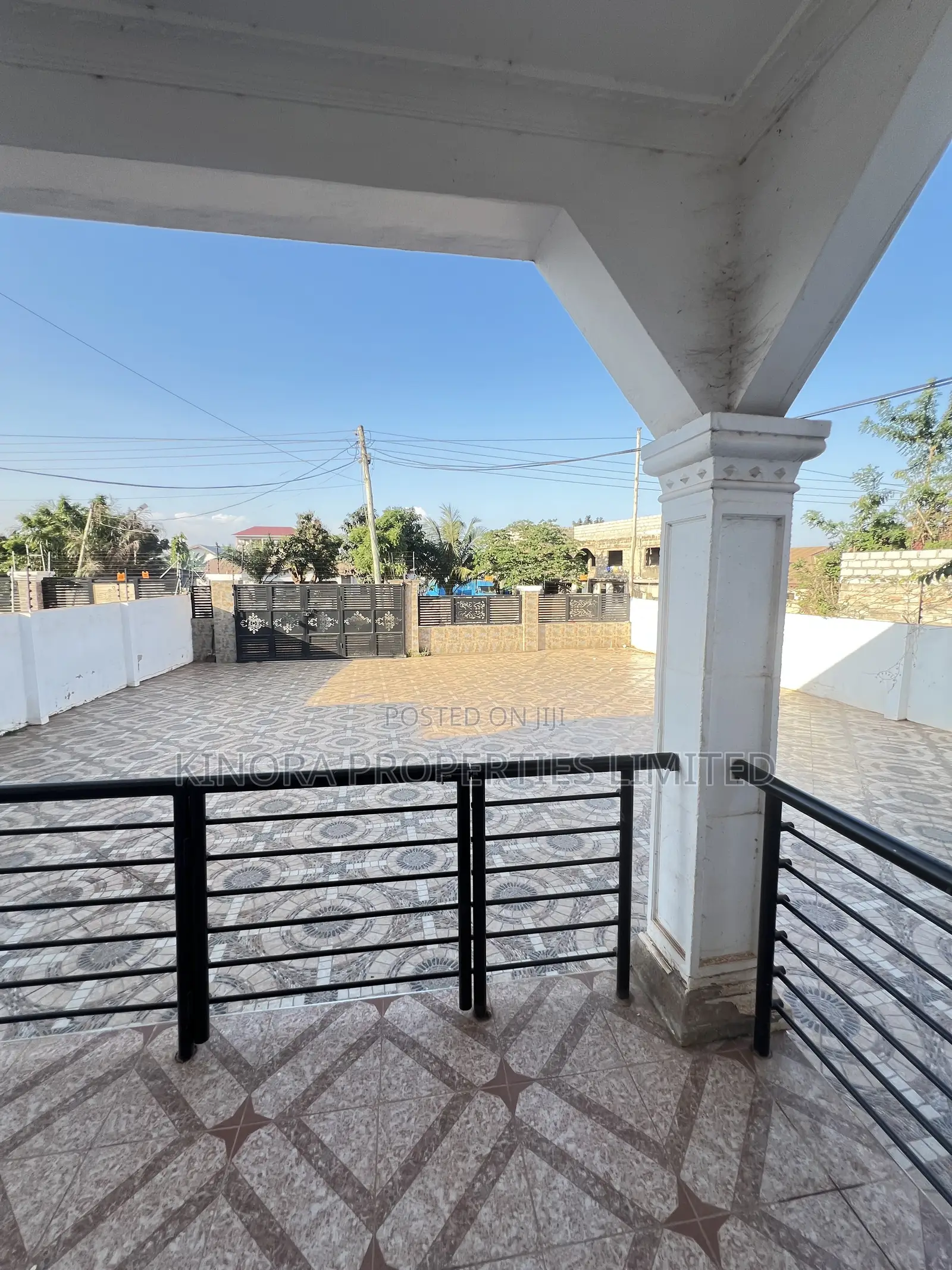 3bdrm Bungalow in Adenta Ashiyie for rent