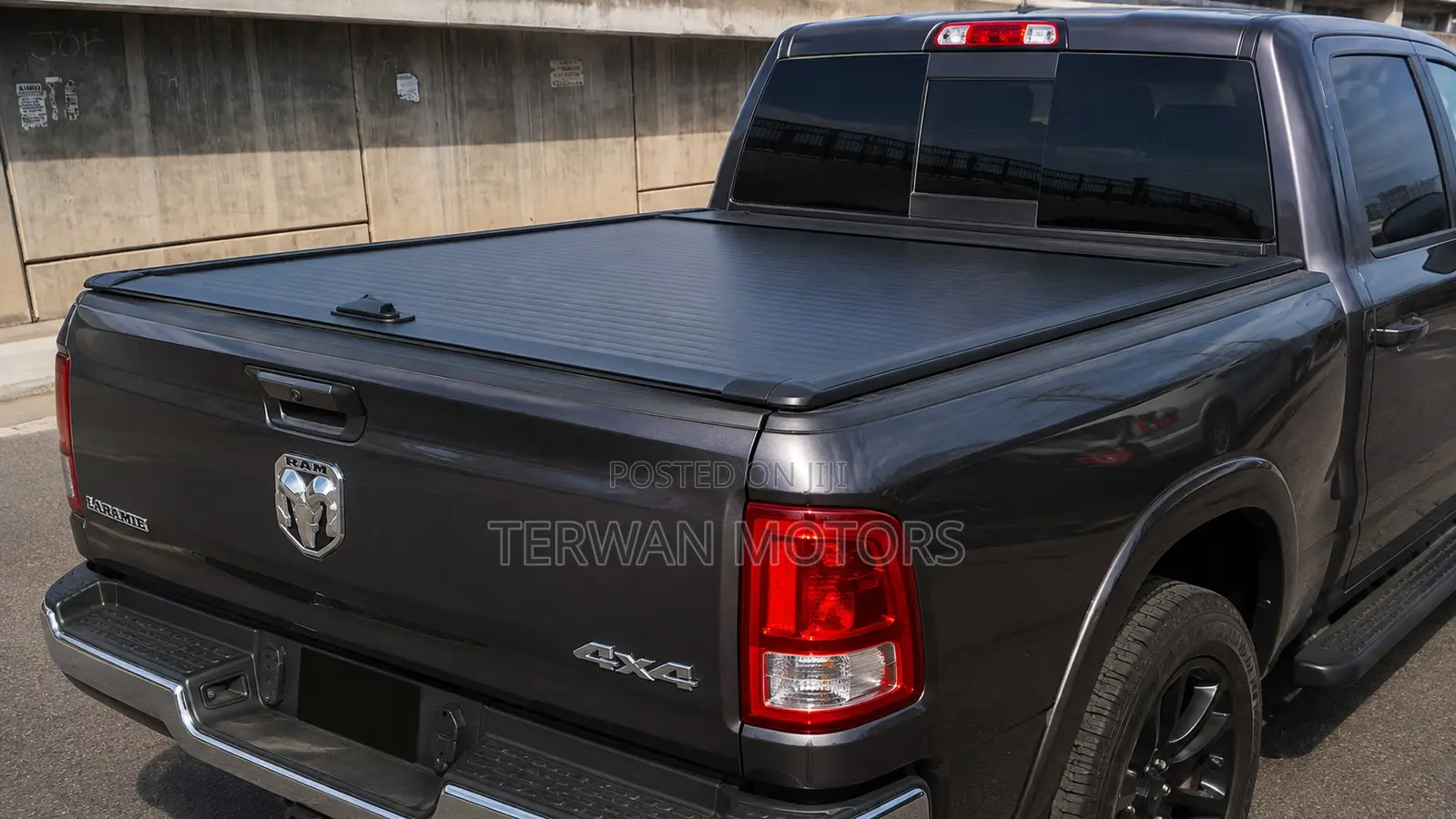 New Retractable Pickup Truck Bucket Cover for Dodge Ram / GMC