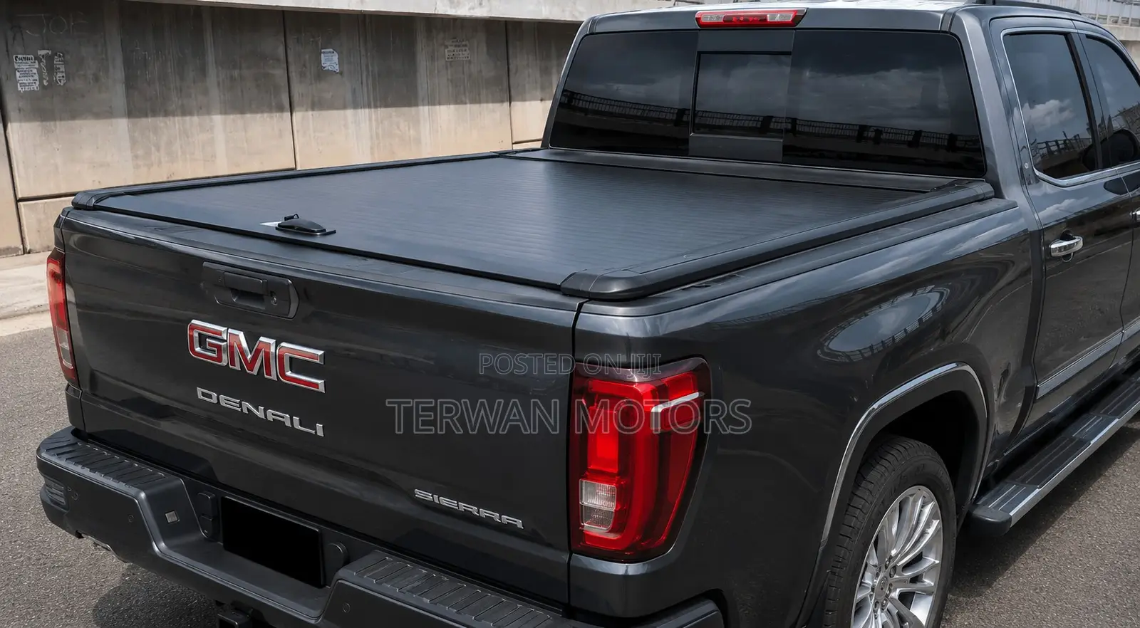 New Retractable Pickup Truck Bucket Cover for Dodge Ram / GMC
