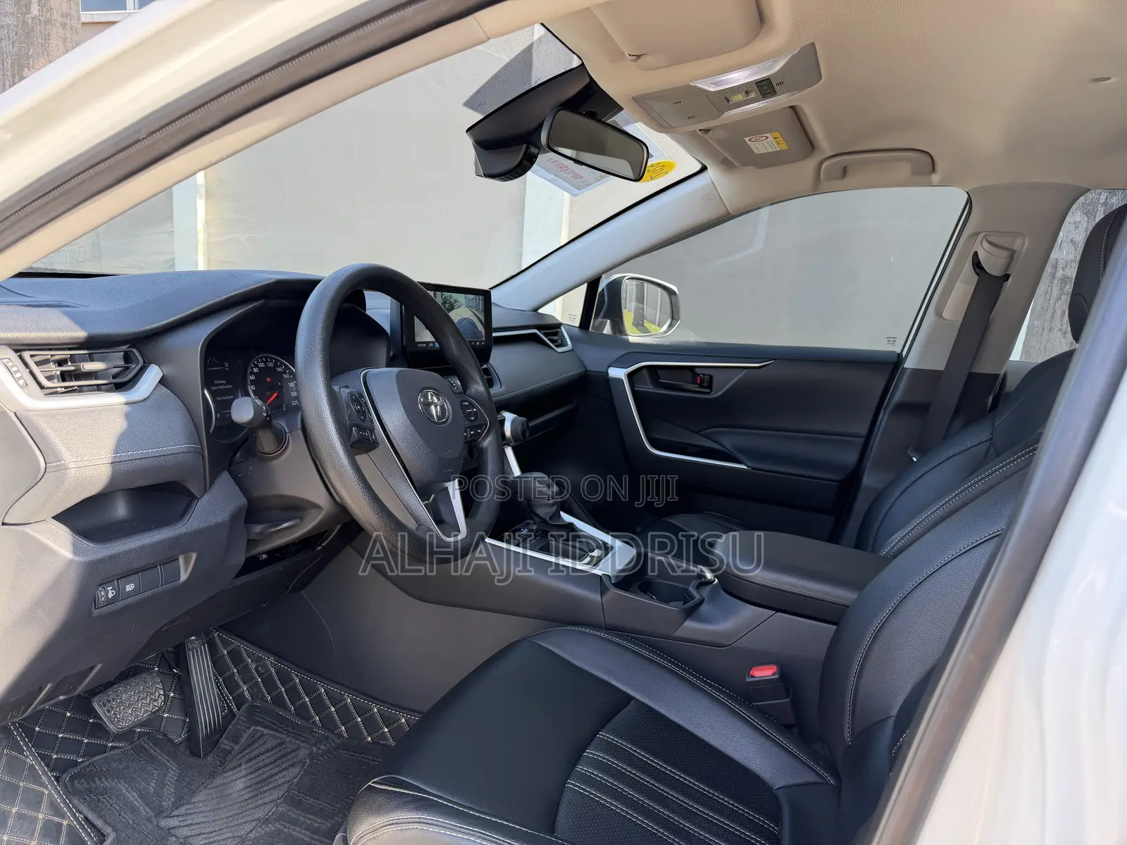 Toyota RAV4 LE FWD 2024 White