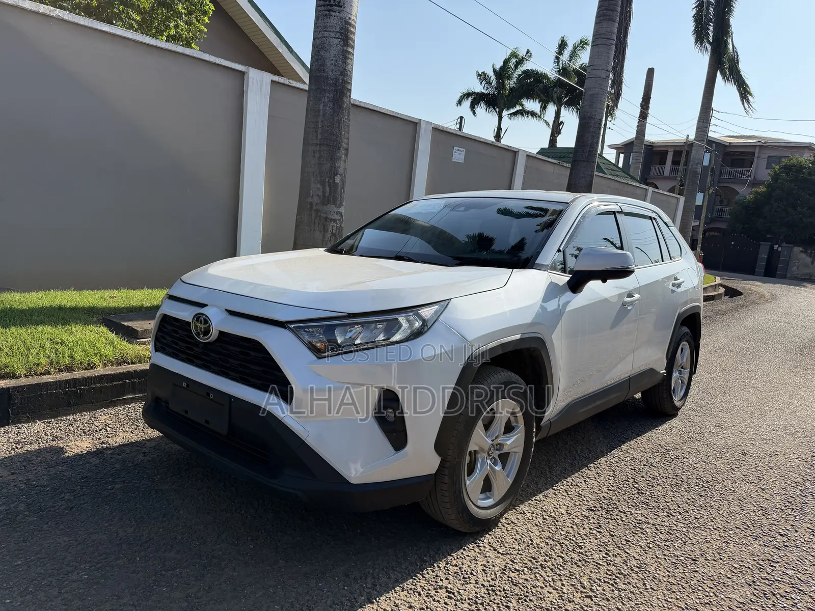 Toyota RAV4 LE FWD 2024 White